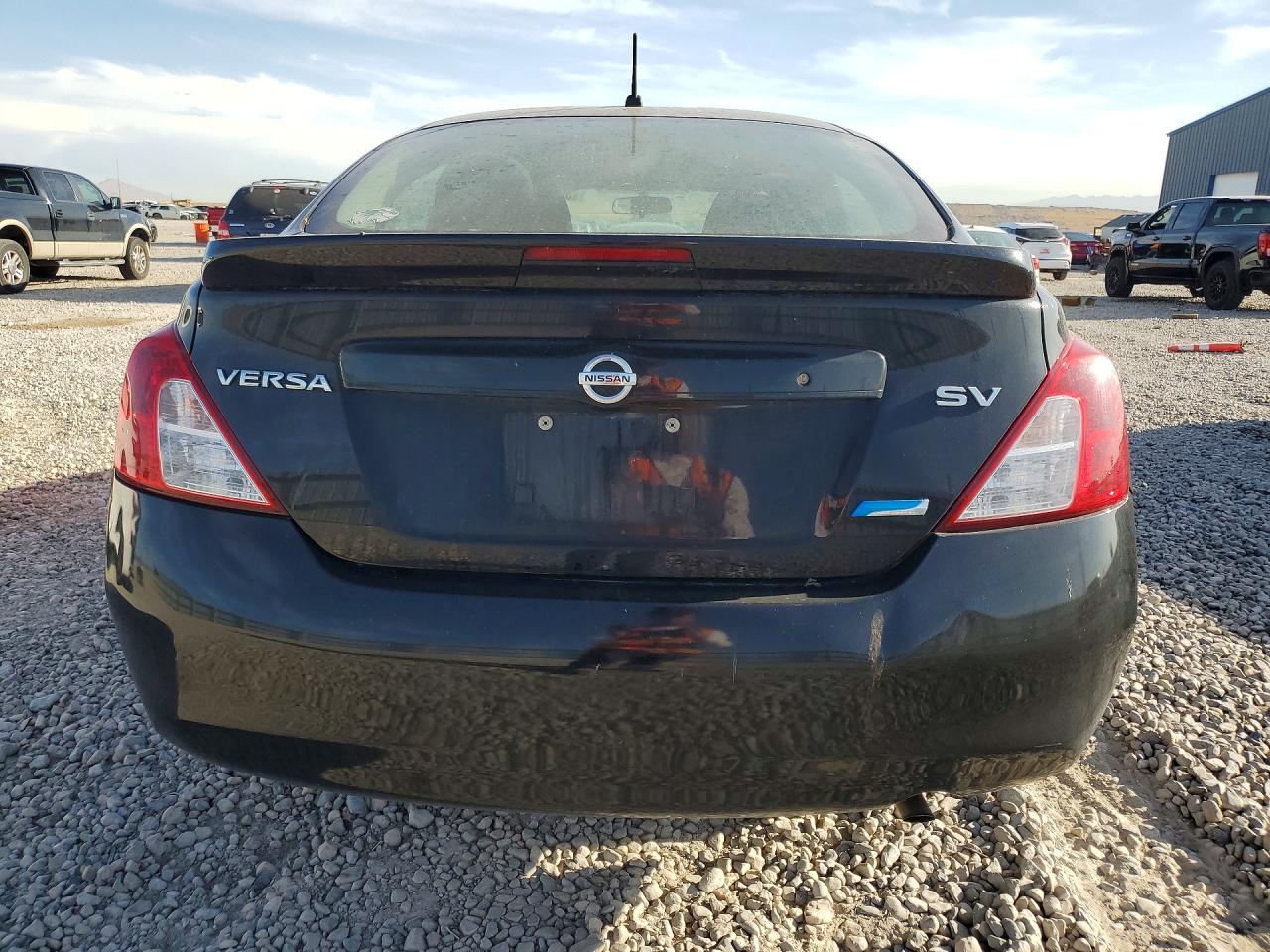 2013 Nissan Versa 1.6 S Черный vin: 3N1CN7AP2DL865714