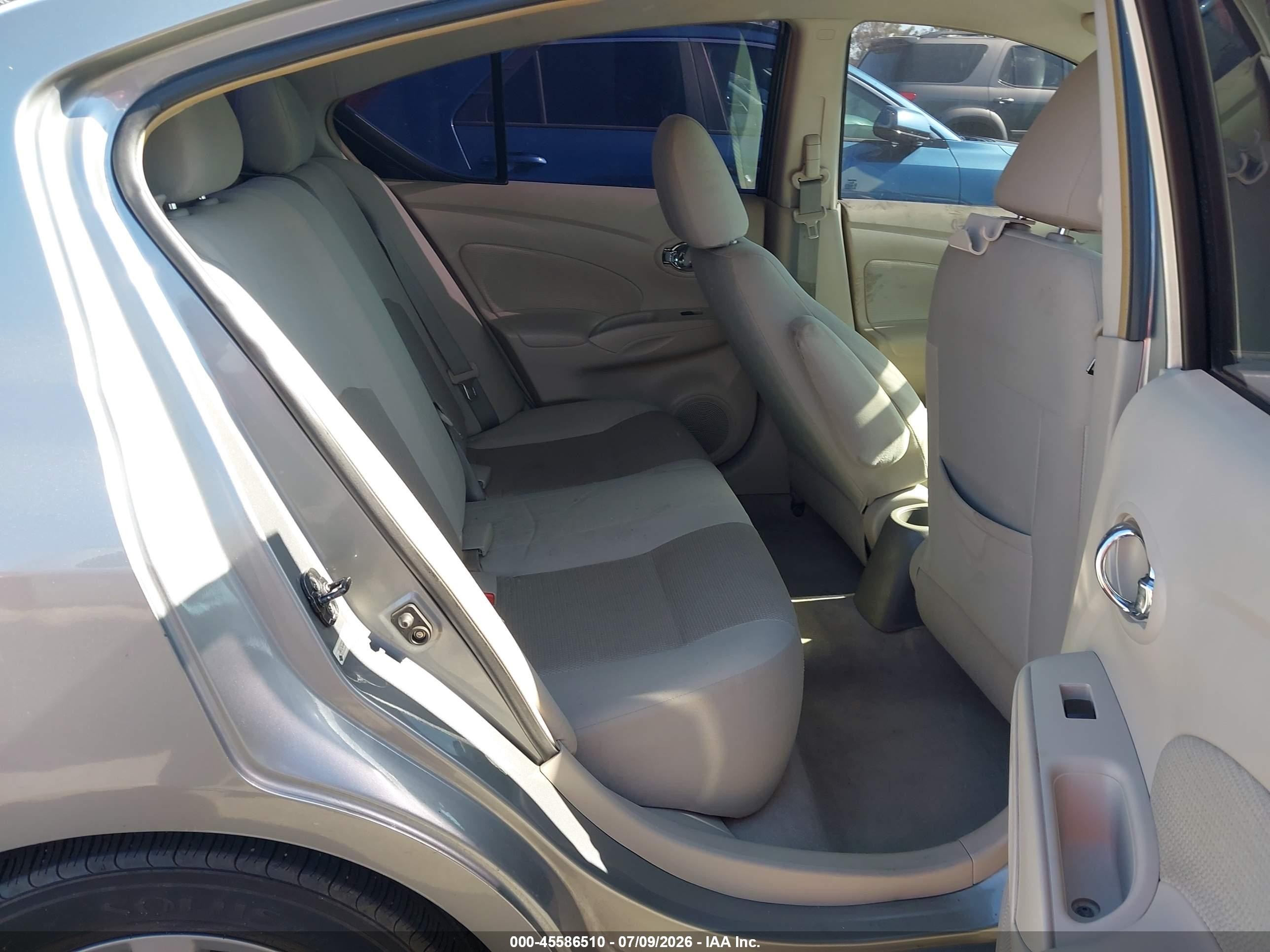 2013 Nissan Versa 1.6 Sl Серебряный vin: 3N1CN7AP2DL886482