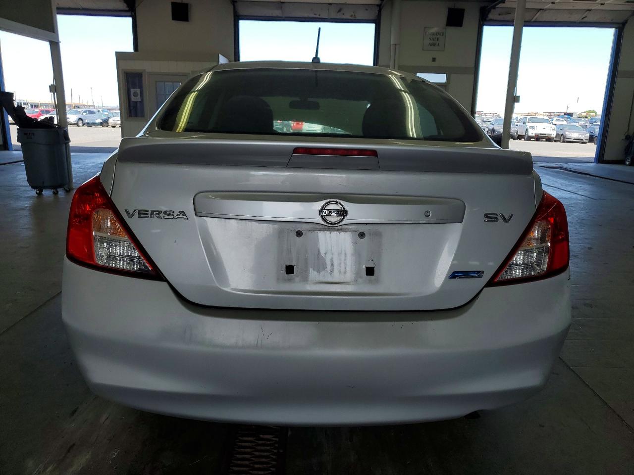 2014 Nissan Versa 1.6 Sv Серебряный vin: 3N1CN7AP2EK446074