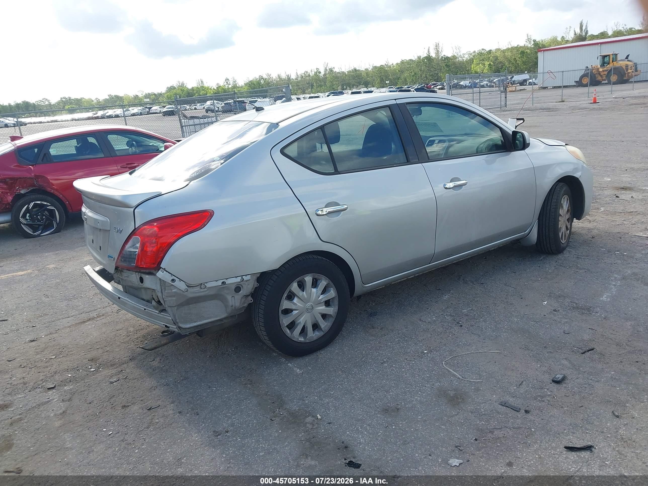 2014 Nissan Versa 1.6 S/1.6 S+/1.6 Sl/1.6 Sv/s Серебряный vin: 3N1CN7AP2EK455096