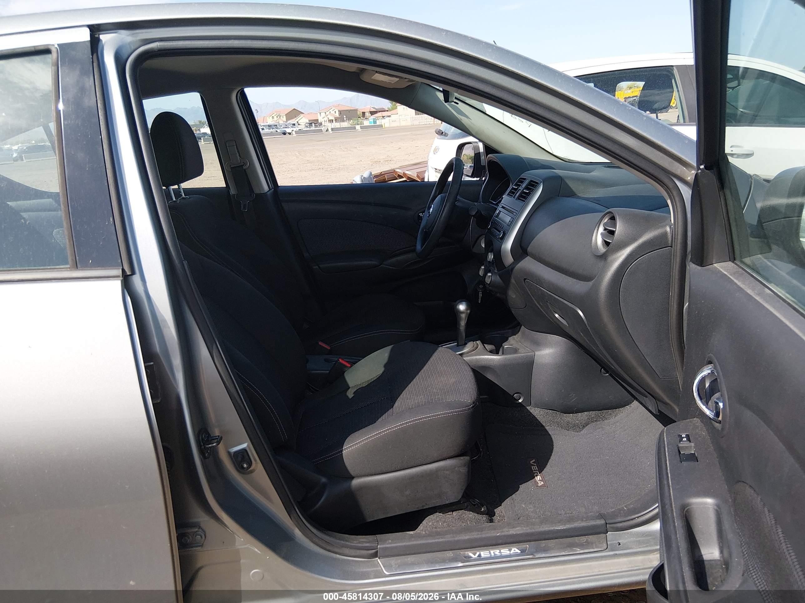 2014 Nissan Versa 1.6 Sv Gray vin: 3N1CN7AP2EL805630