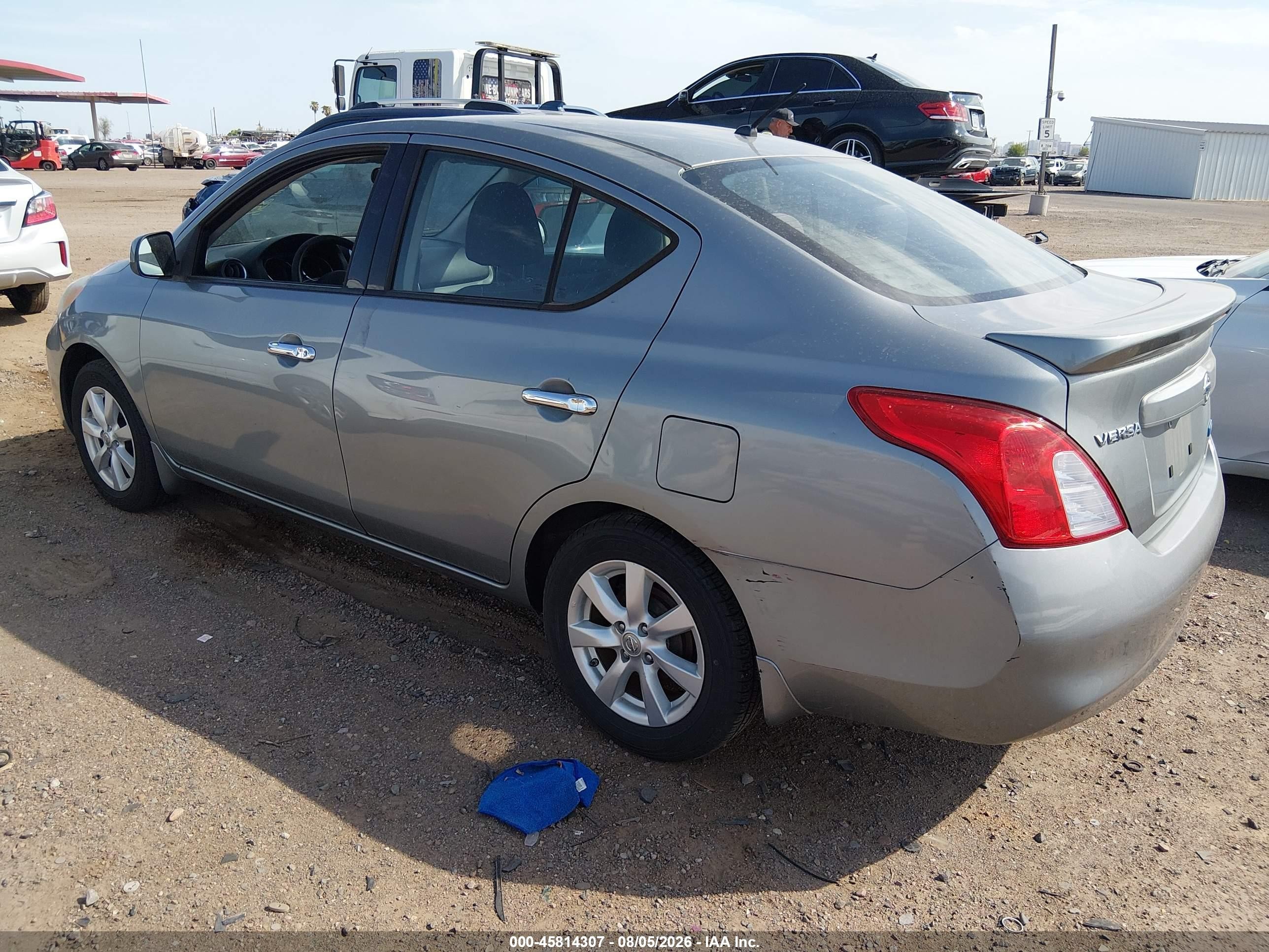 2014 Nissan Versa 1.6 Sv Gray vin: 3N1CN7AP2EL805630