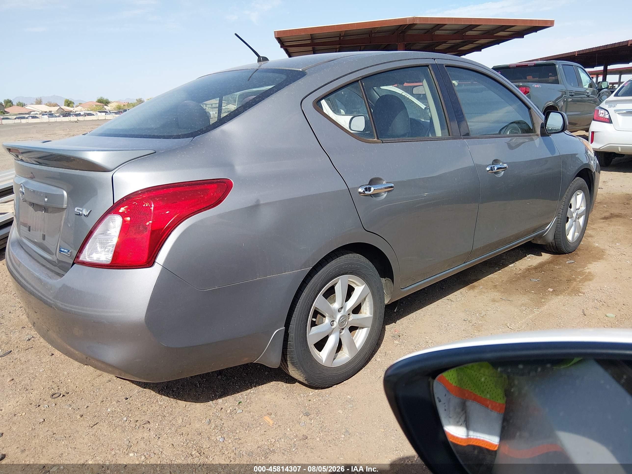 2014 Nissan Versa 1.6 Sv Gray vin: 3N1CN7AP2EL805630