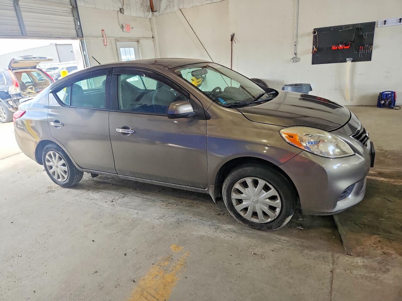 2014 Nissan Versa 1.6 S Gray vin: 3N1CN7AP2EL819494