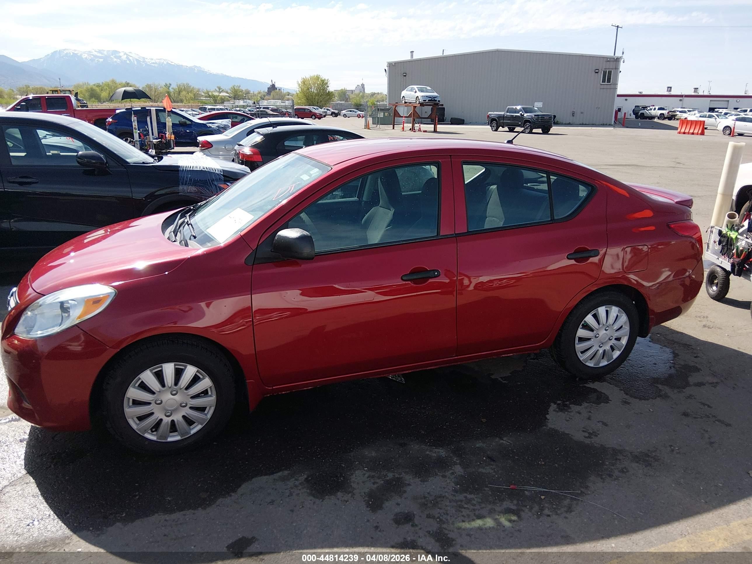 2014 Nissan Versa 1.6 S+ Red vin: 3N1CN7AP2EL824713