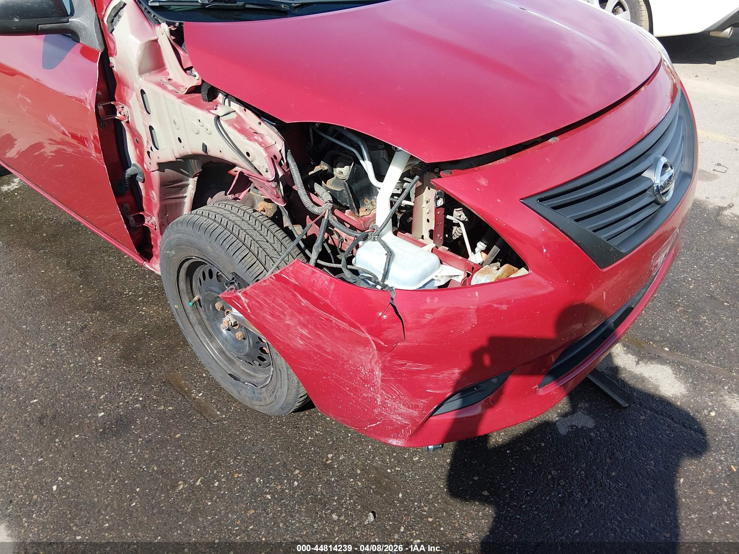 2014 Nissan Versa 1.6 S+ Red vin: 3N1CN7AP2EL824713
