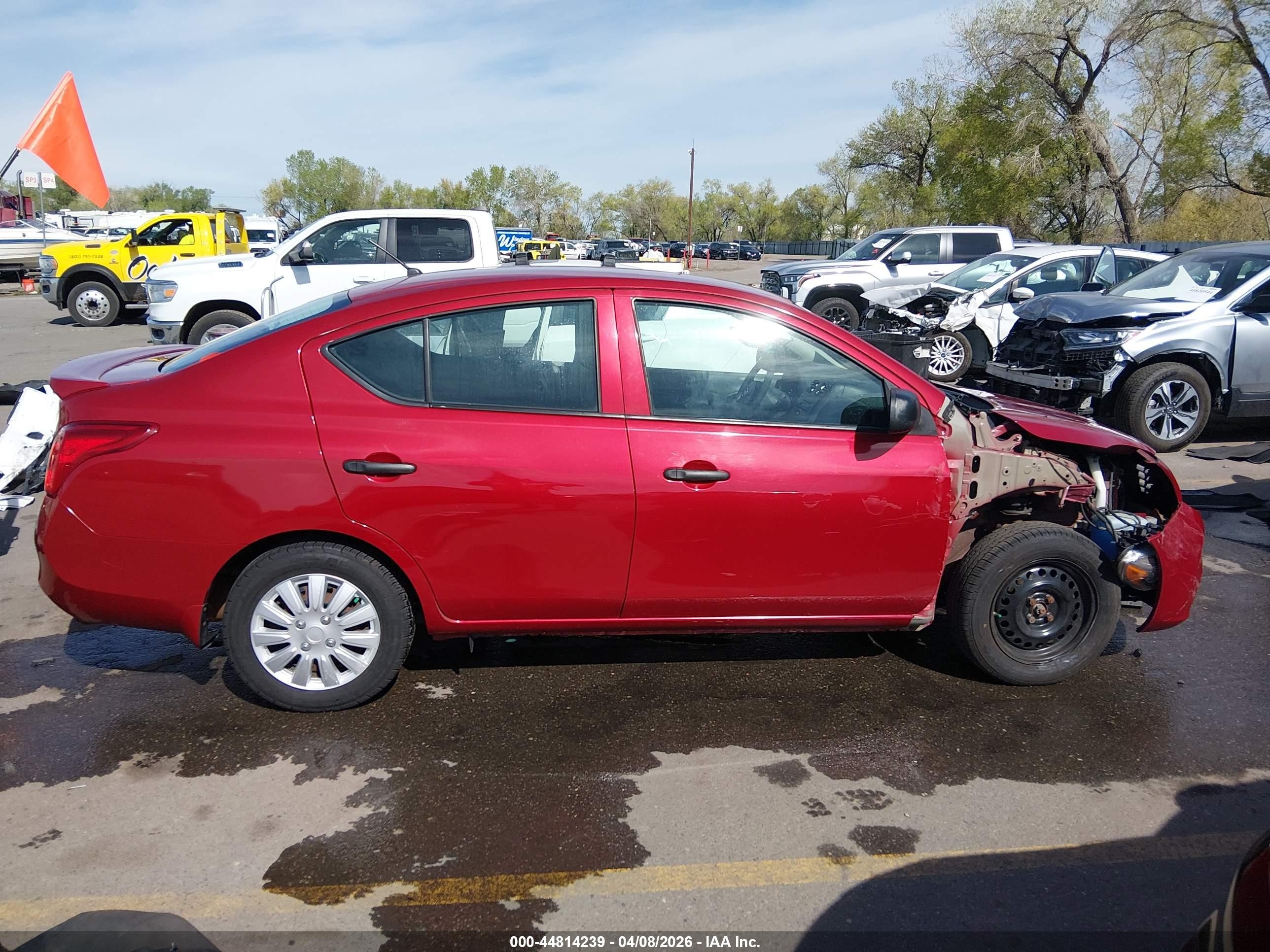 2014 Nissan Versa 1.6 S+ Red vin: 3N1CN7AP2EL824713