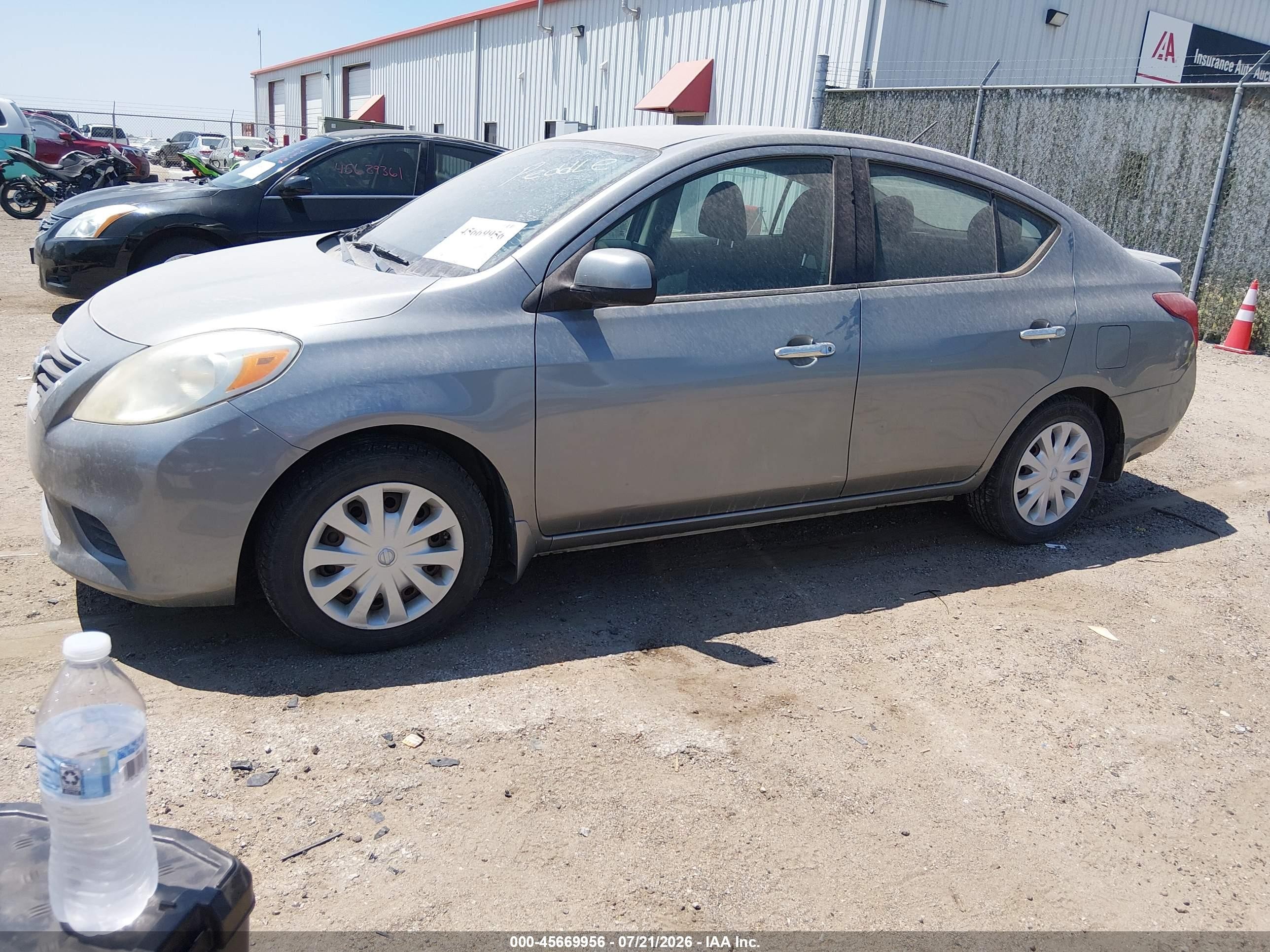 2014 Nissan Versa 1.6 Sv Gray vin: 3N1CN7AP2EL826414