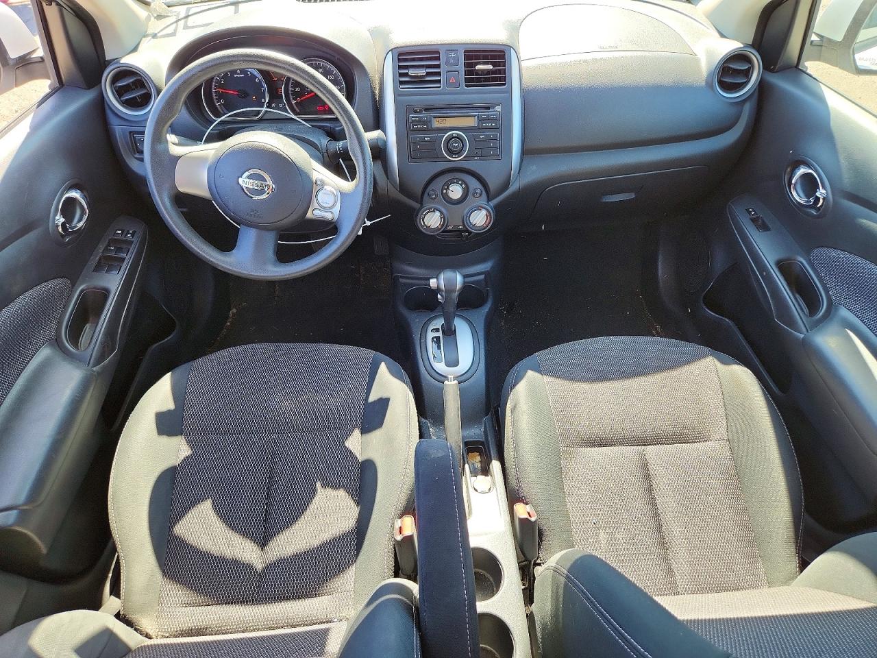 2014 Nissan Versa 1.6 S Белый vin: 3N1CN7AP2EL828955