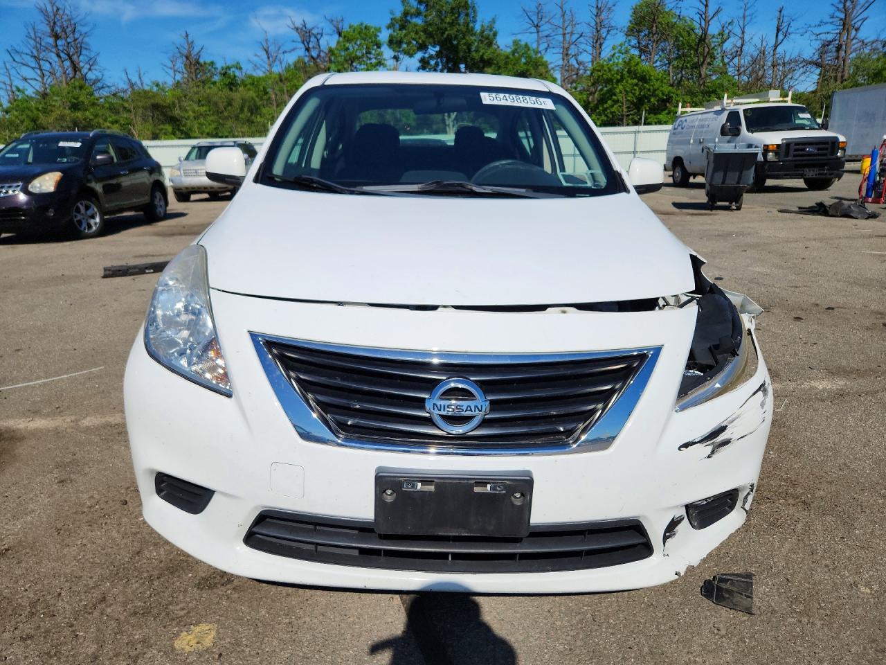 2014 Nissan Versa 1.6 S Белый vin: 3N1CN7AP2EL828955