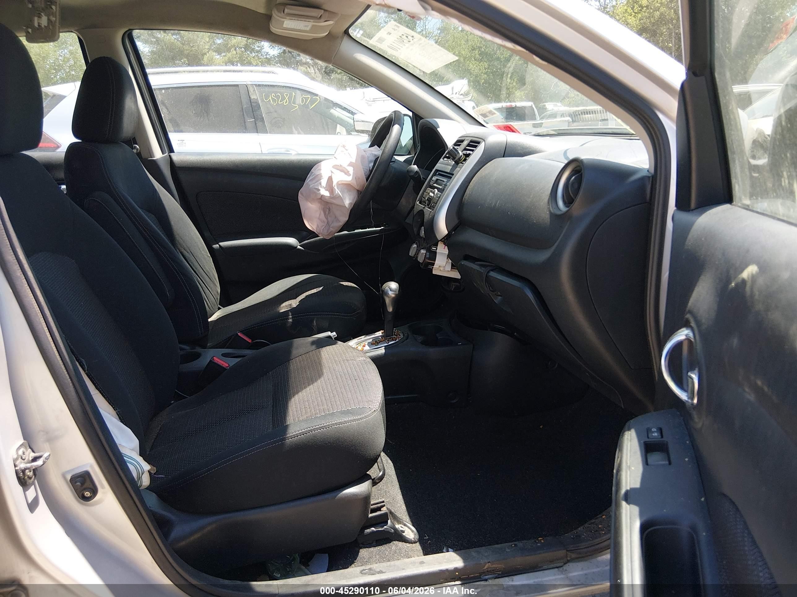 2014 Nissan Versa 1.6 Sv Silver vin: 3N1CN7AP2EL832455