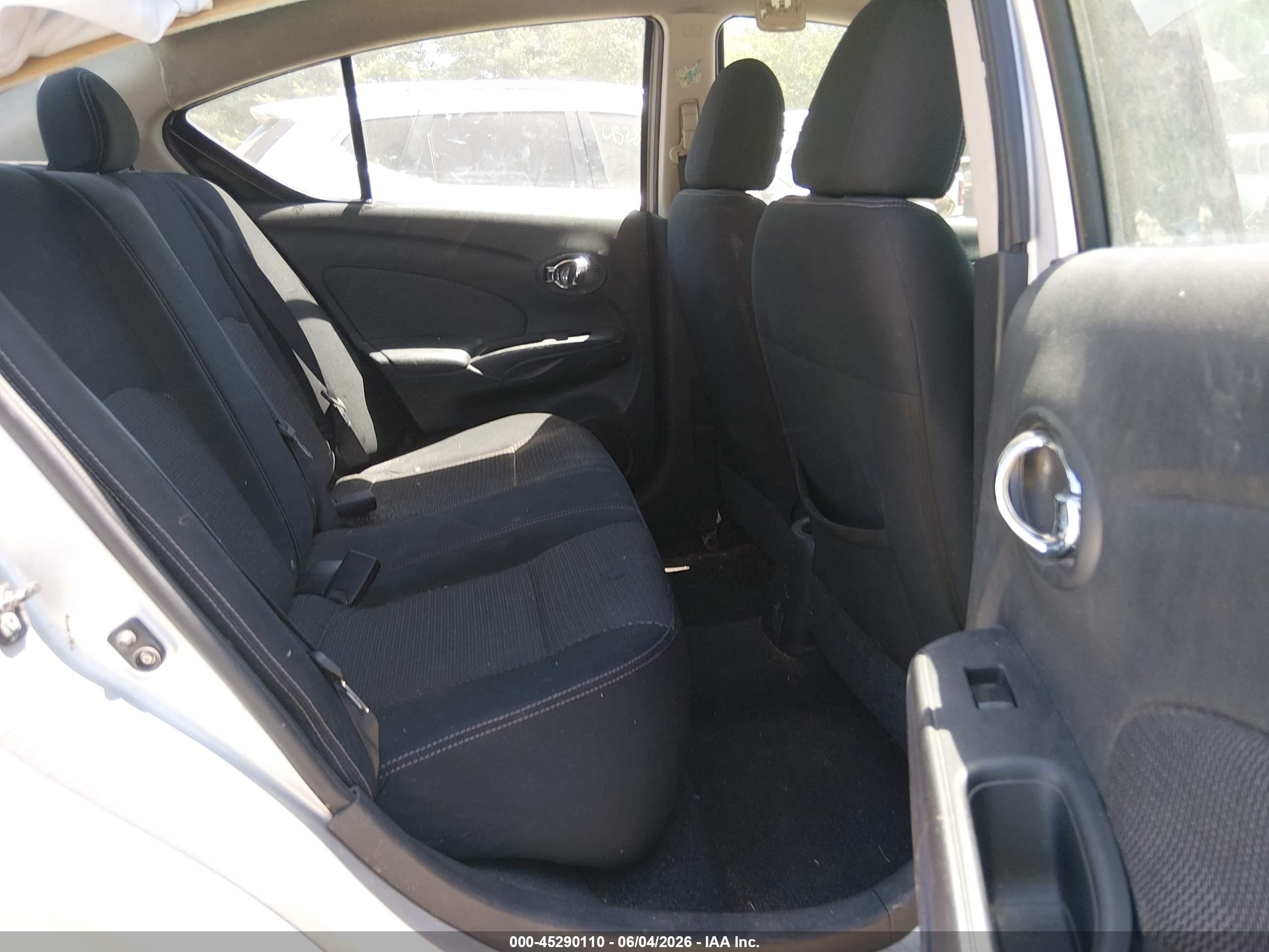2014 Nissan Versa 1.6 Sv Silver vin: 3N1CN7AP2EL832455
