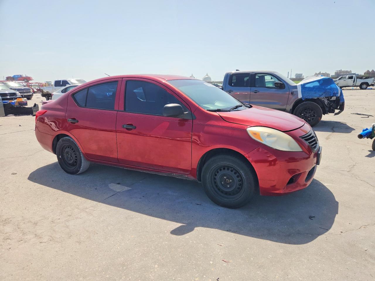 2014 Nissan Versa 1.6 S Plus Красный vin: 3N1CN7AP2EL855458