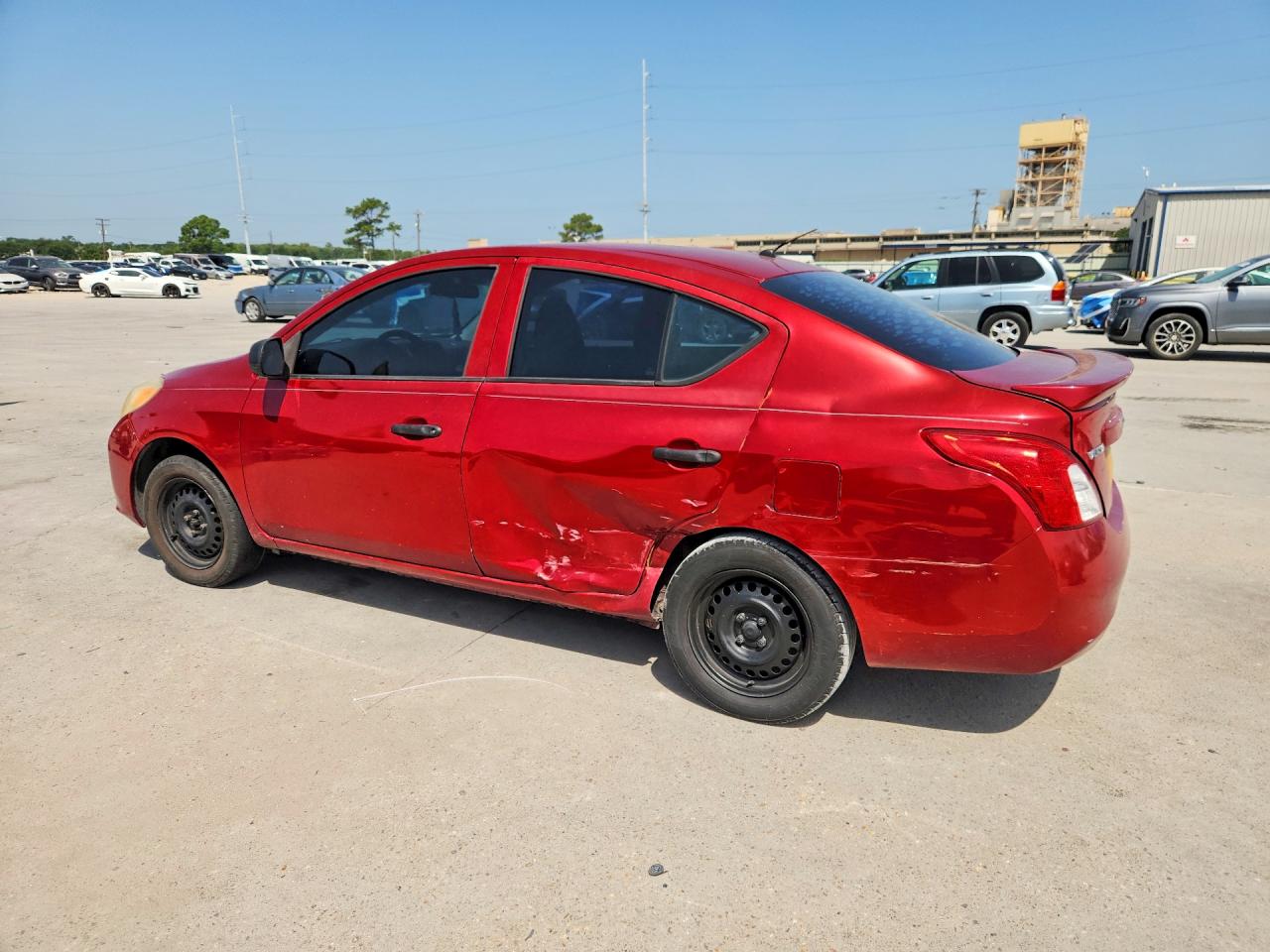 2014 Nissan Versa 1.6 S Plus Красный vin: 3N1CN7AP2EL855458