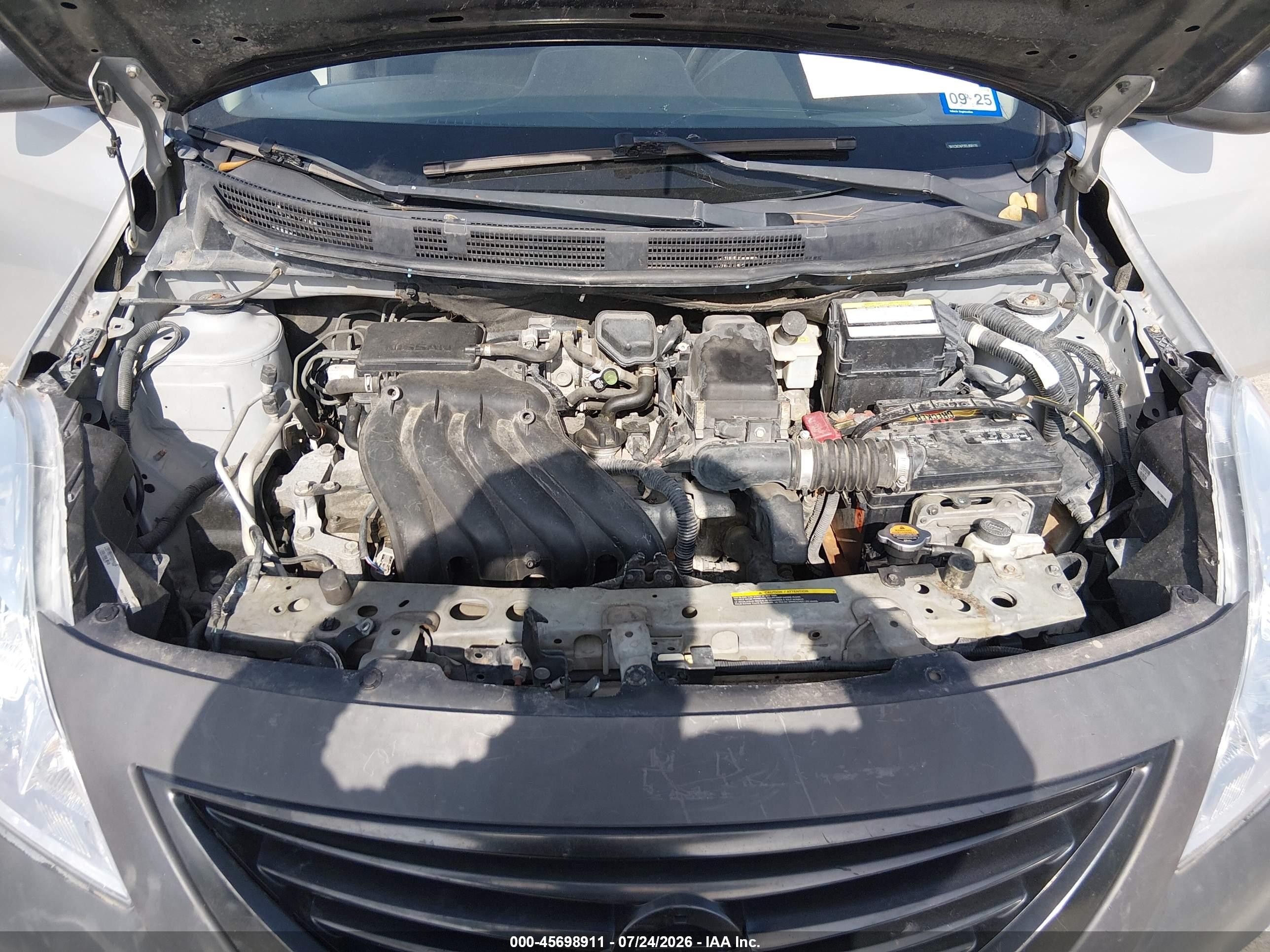 2014 Nissan Versa 1.6 S Silver vin: 3N1CN7AP2EL858179