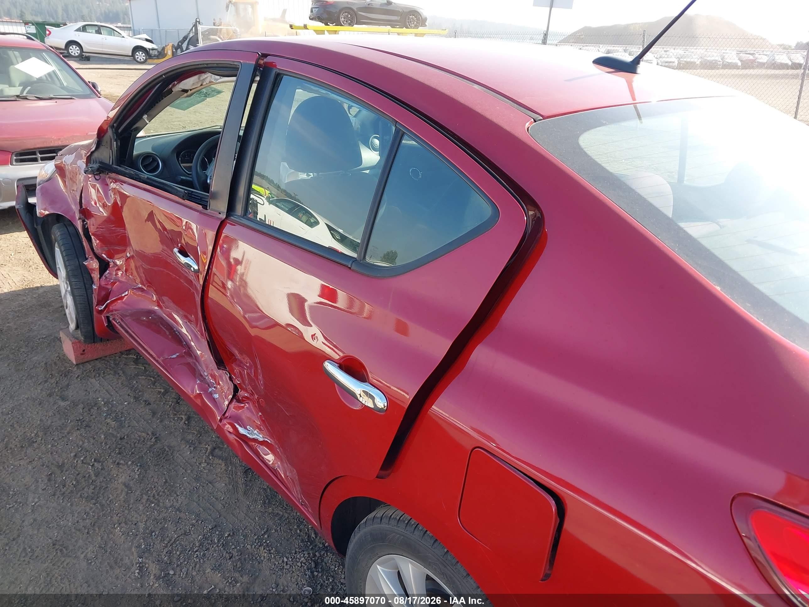 2015 Nissan Versa 1.6 Sl Red vin: 3N1CN7AP2FL800638