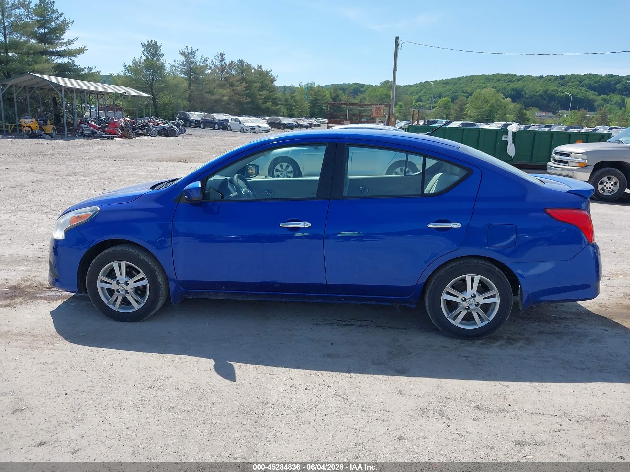 2015 Nissan Versa 1.6 Sv Blue vin: 3N1CN7AP2FL811364