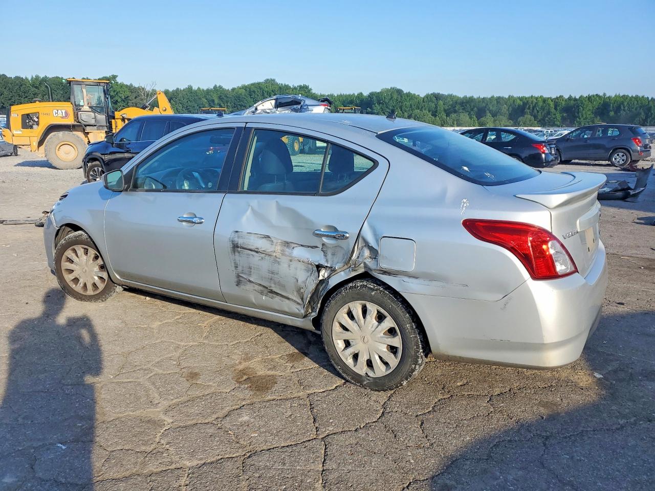 2015 Nissan Versa 1.6 Sv Silver vin: 3N1CN7AP2FL824549