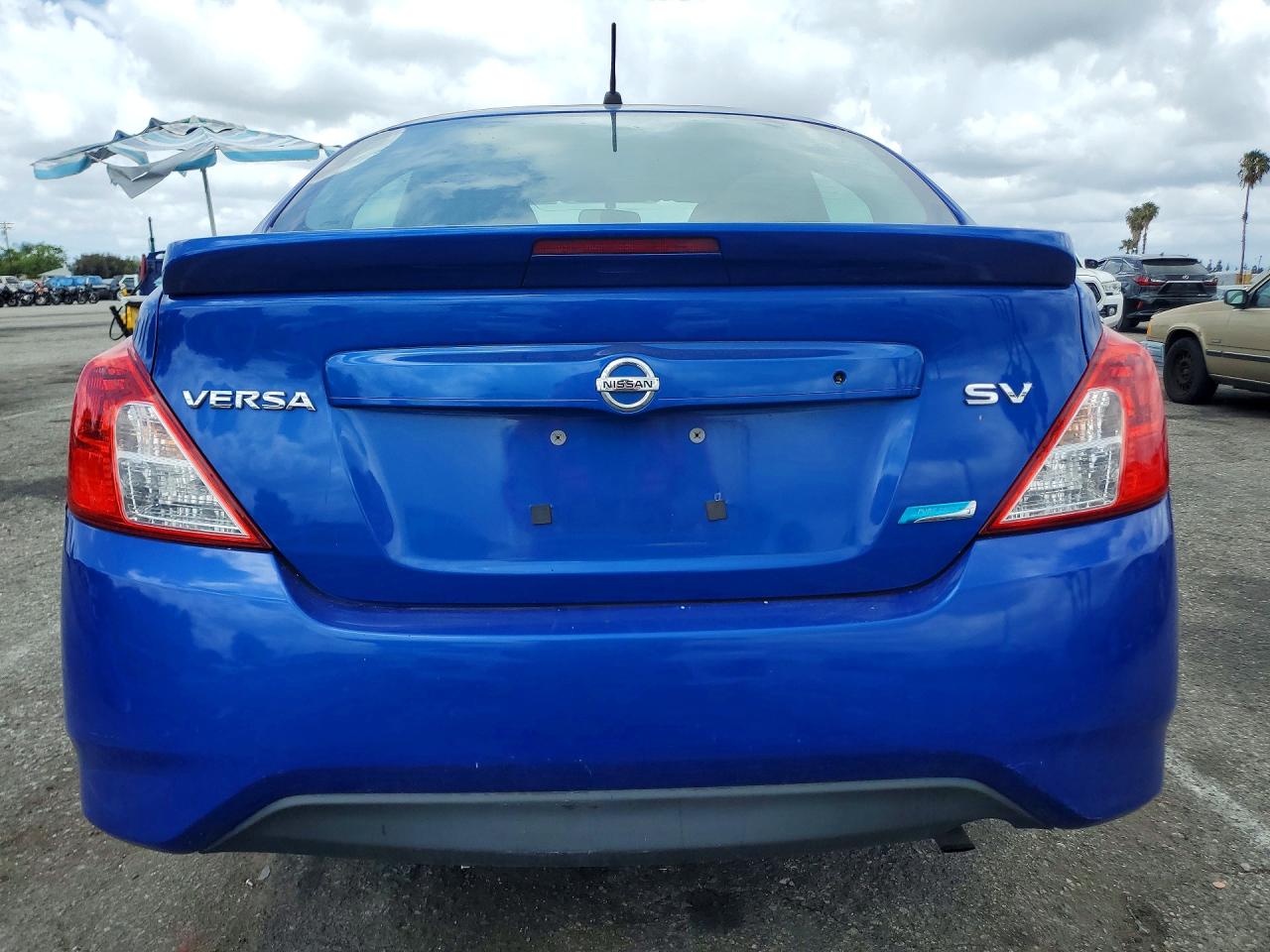 2015 Nissan Versa 1.6 Sv Blue vin: 3N1CN7AP2FL830061