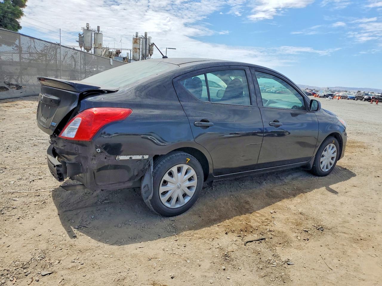2015 Nissan Versa 1.6 S Plus Black vin: 3N1CN7AP2FL840640