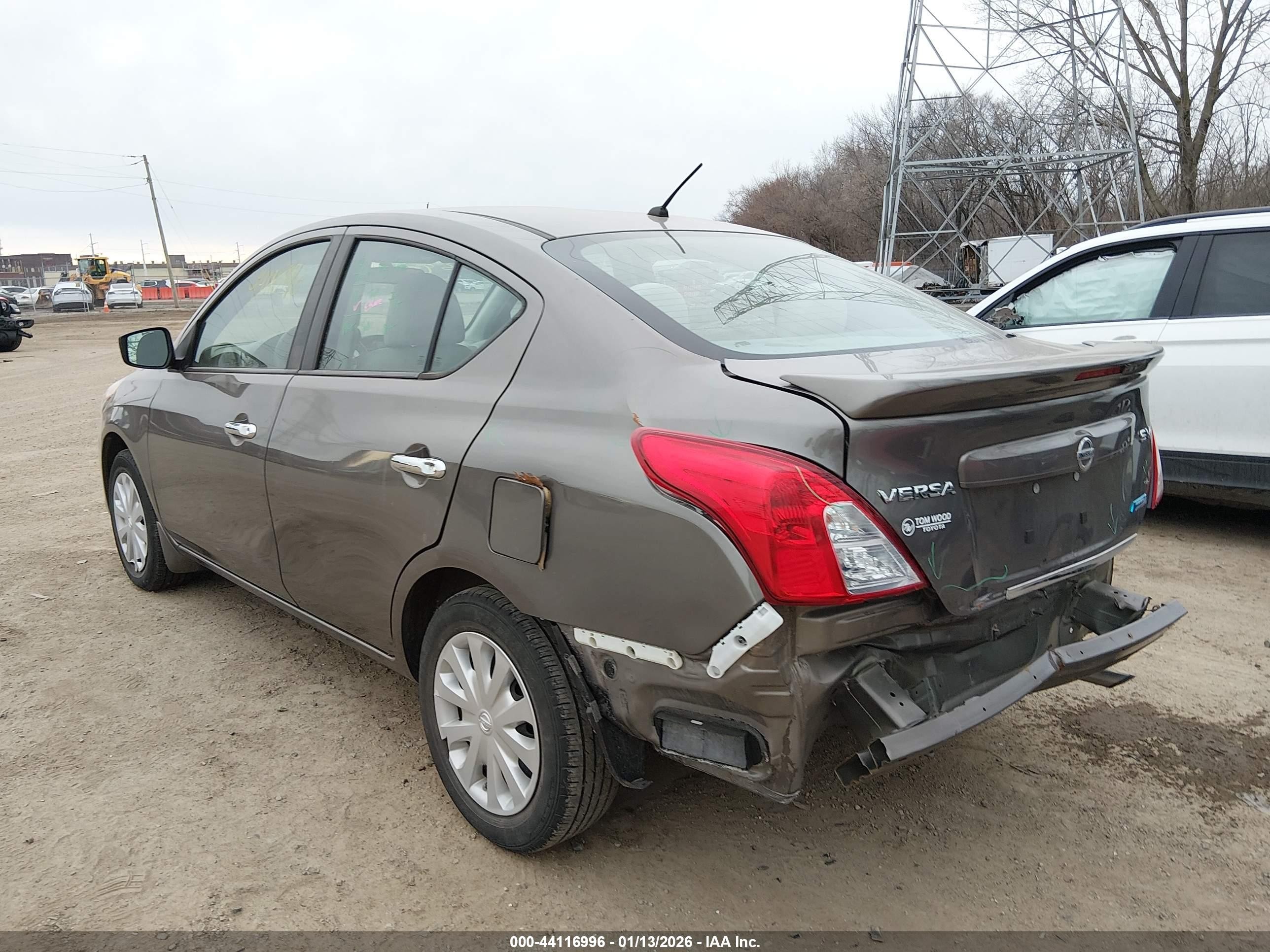 2015 Nissan Versa 1.6 Sv Gray vin: 3N1CN7AP2FL841321