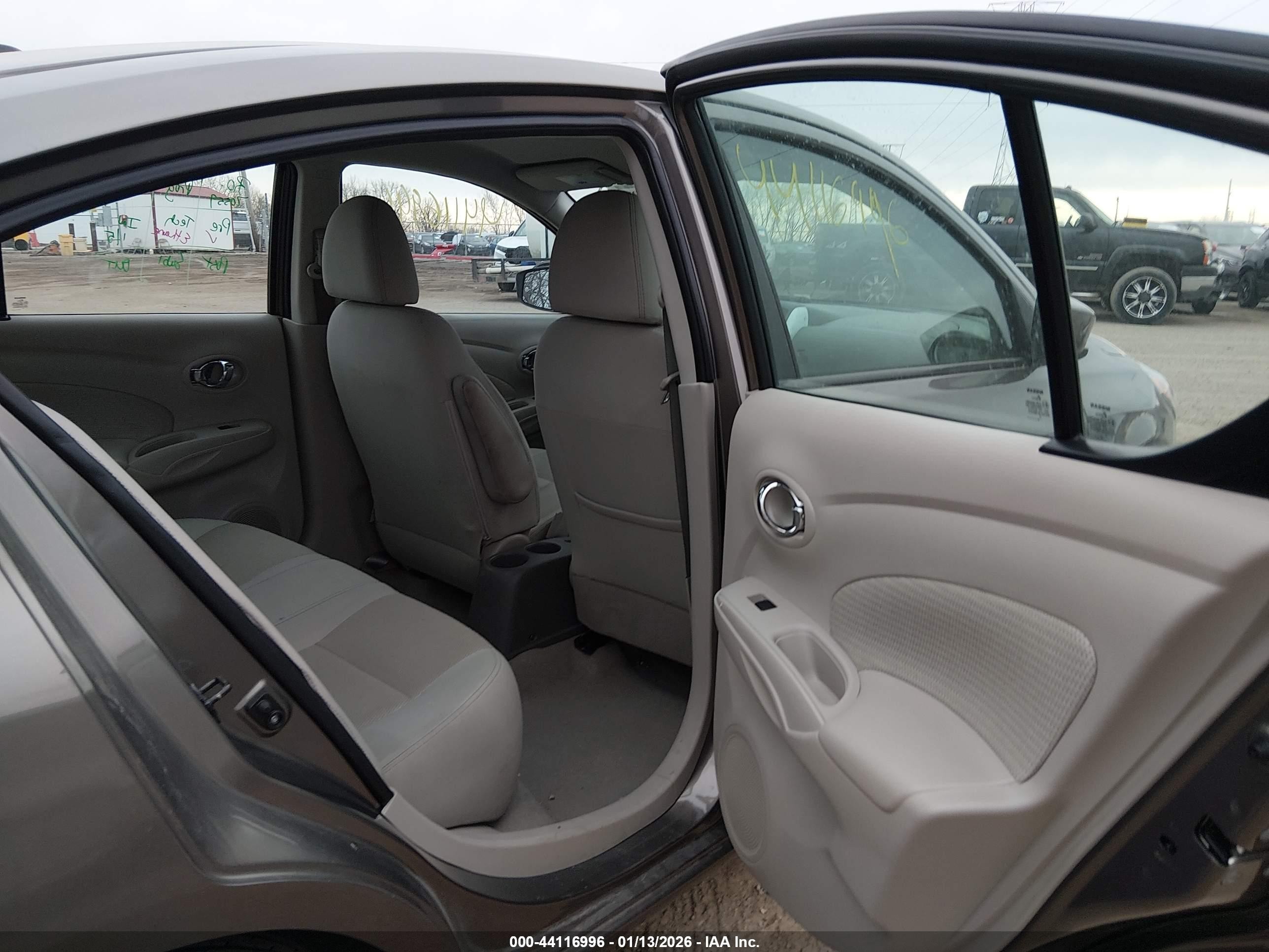 2015 Nissan Versa 1.6 Sv Gray vin: 3N1CN7AP2FL841321