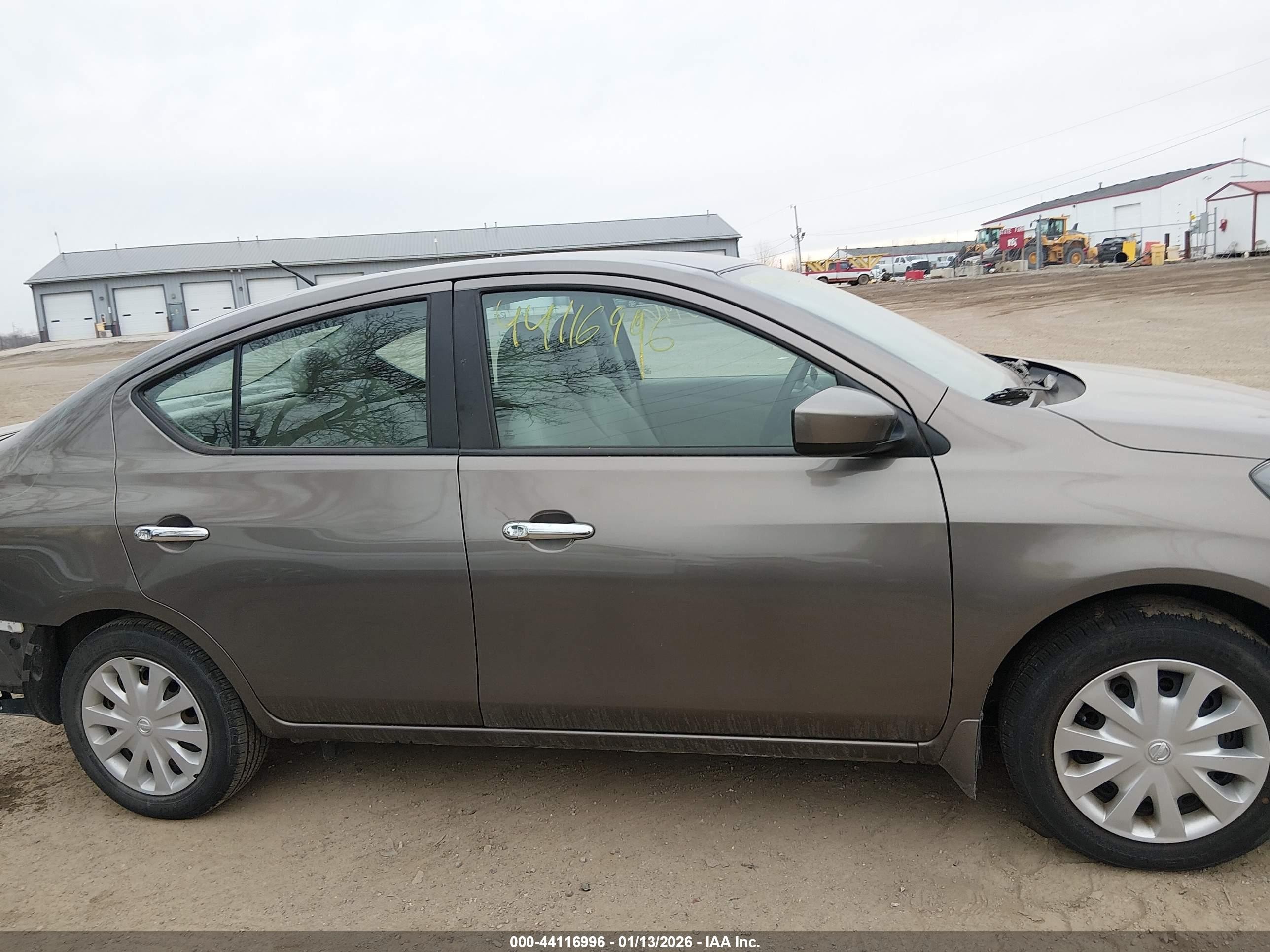 2015 Nissan Versa 1.6 Sv Gray vin: 3N1CN7AP2FL841321