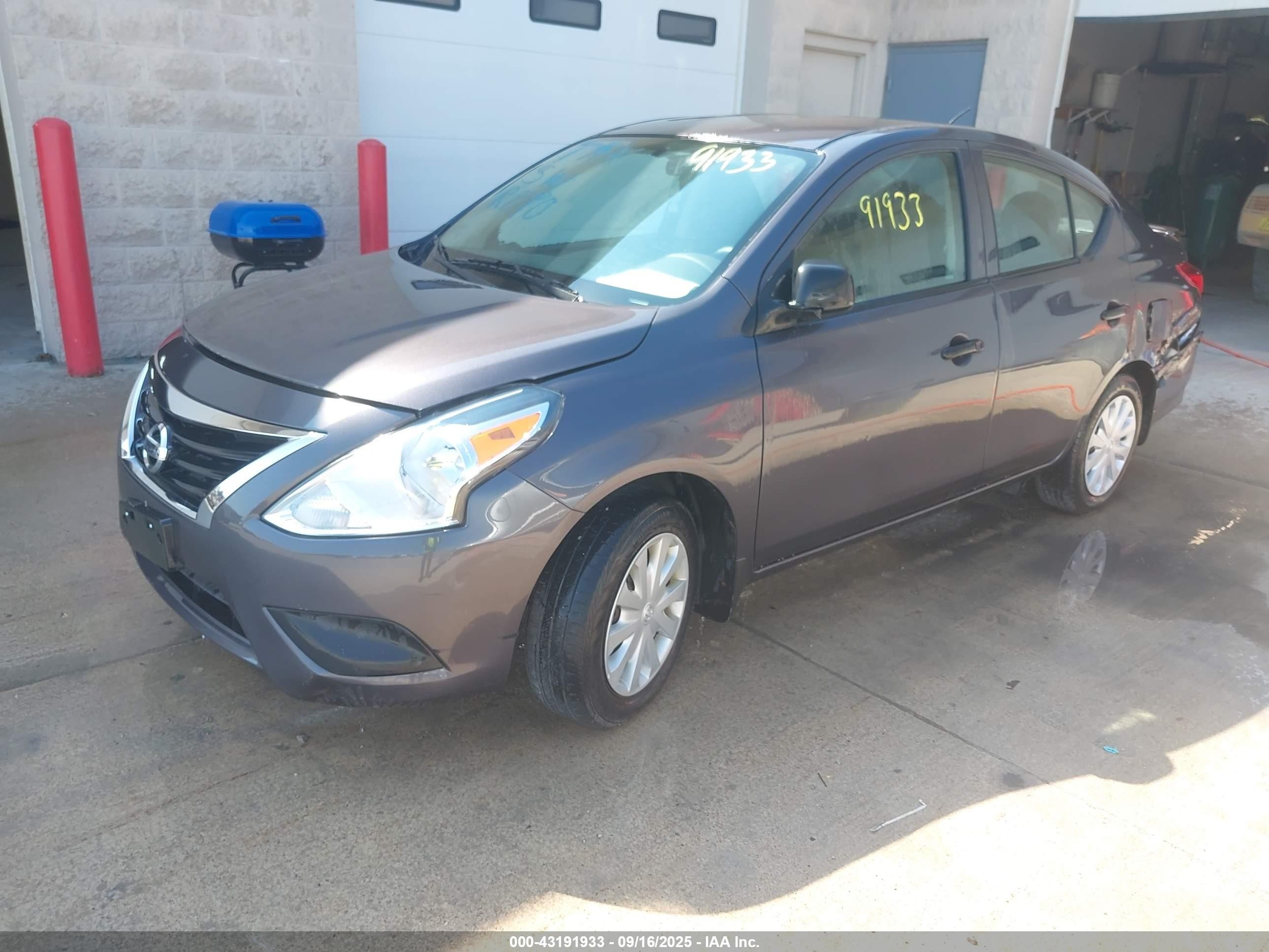 2015 Nissan Versa 1.6 S+ Gray vin: 3N1CN7AP2FL842985