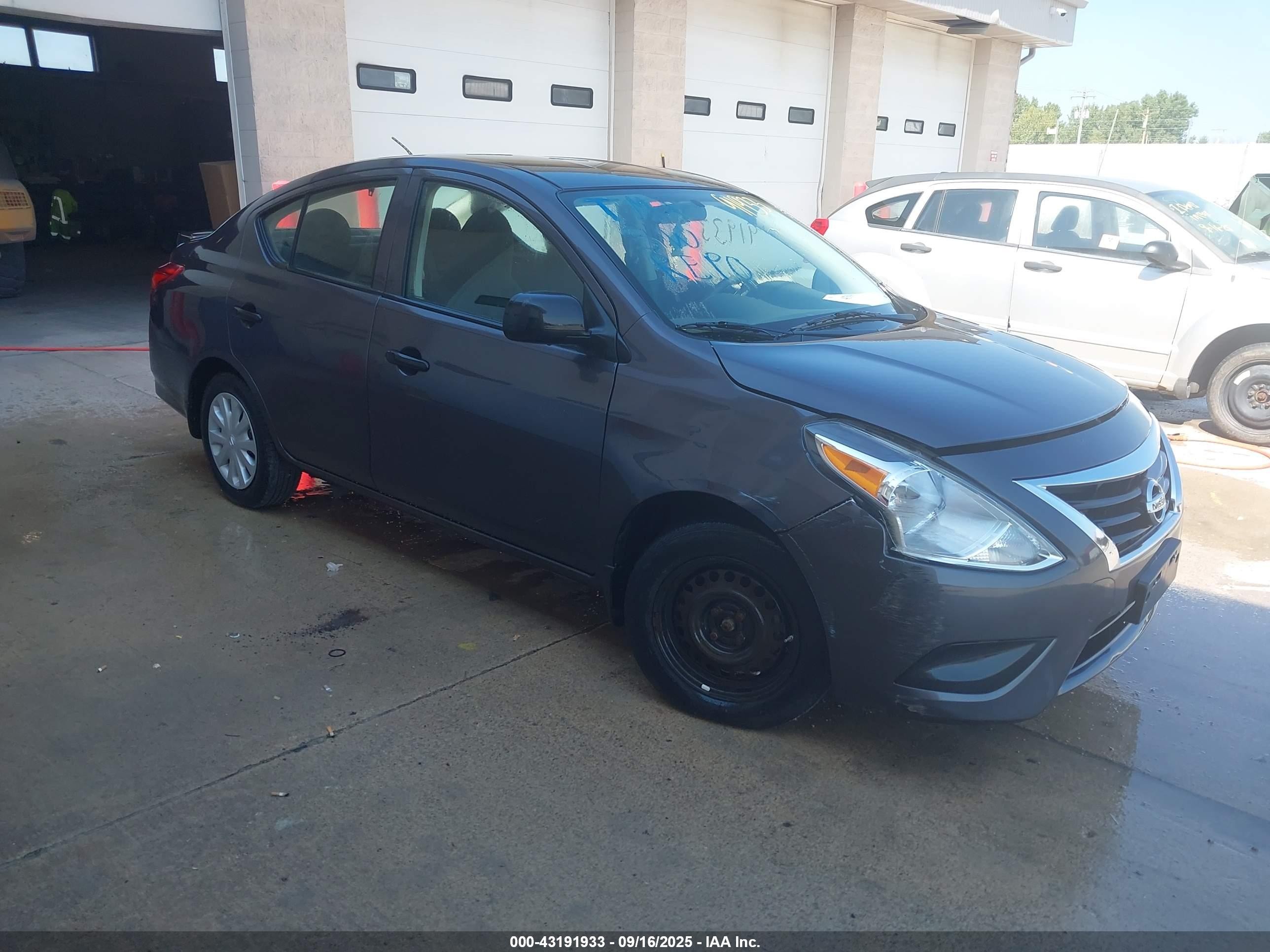 2015 Nissan Versa 1.6 S+ Gray vin: 3N1CN7AP2FL842985