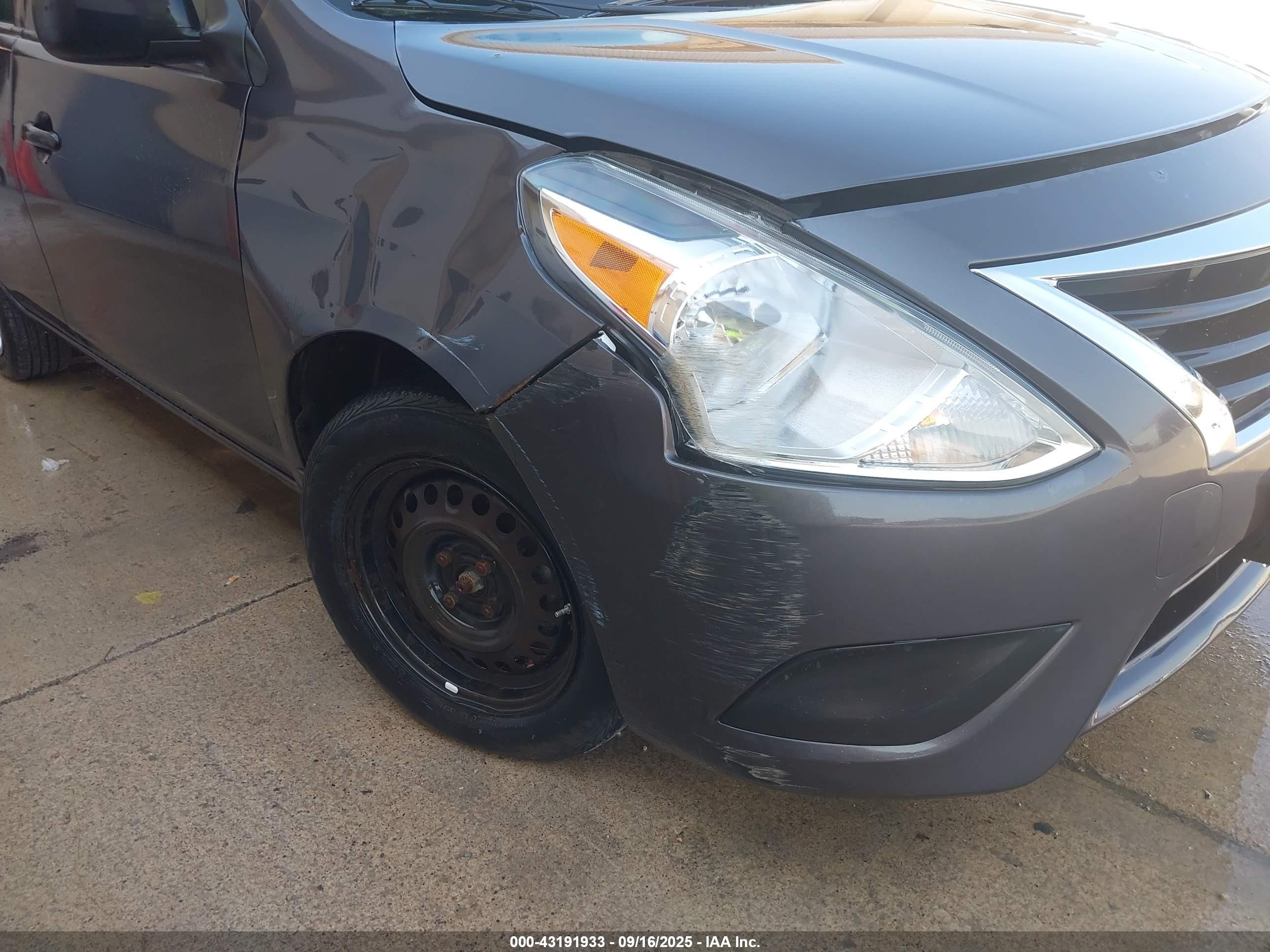2015 Nissan Versa 1.6 S+ Gray vin: 3N1CN7AP2FL842985