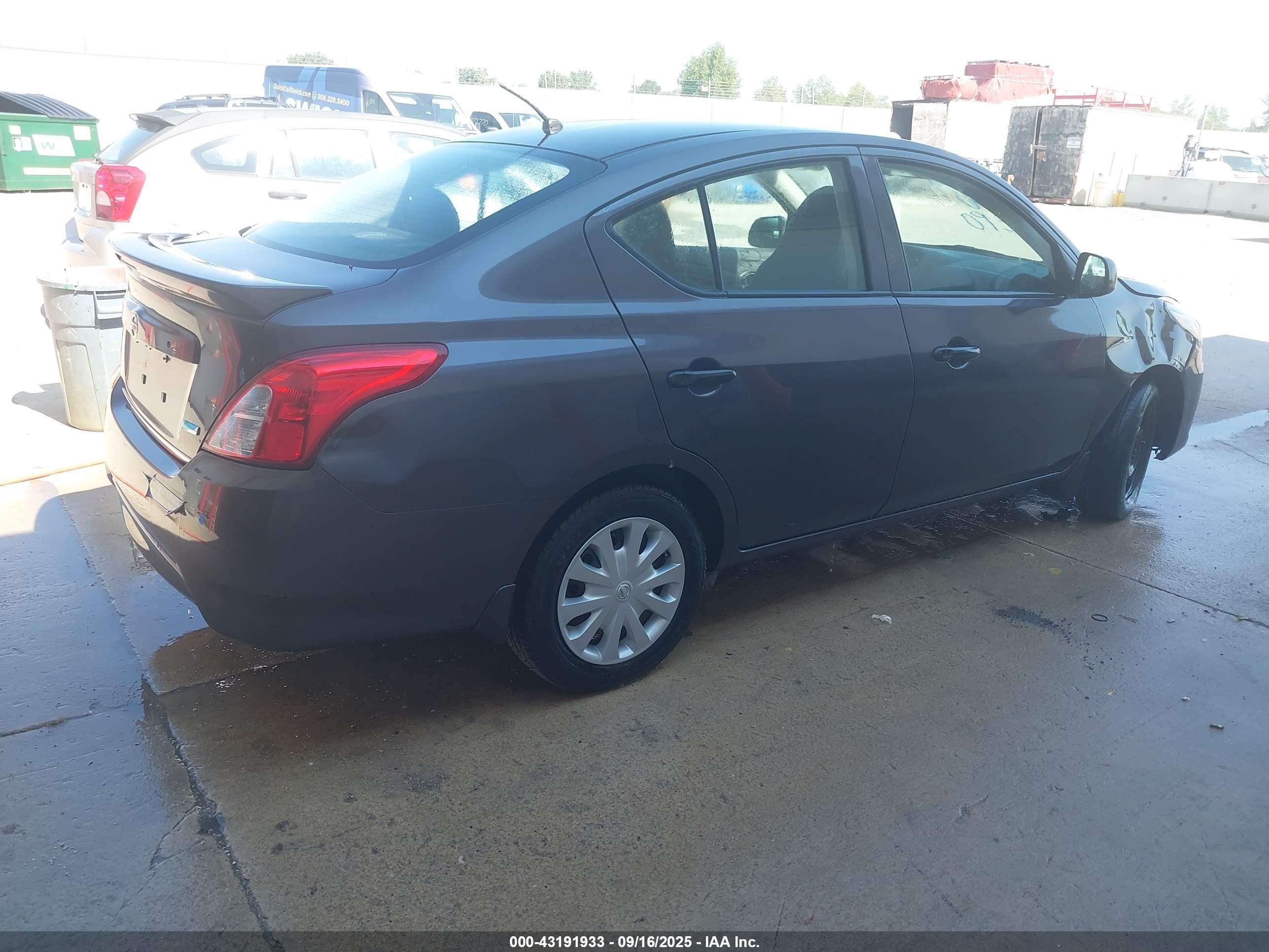 2015 Nissan Versa 1.6 S+ Gray vin: 3N1CN7AP2FL842985