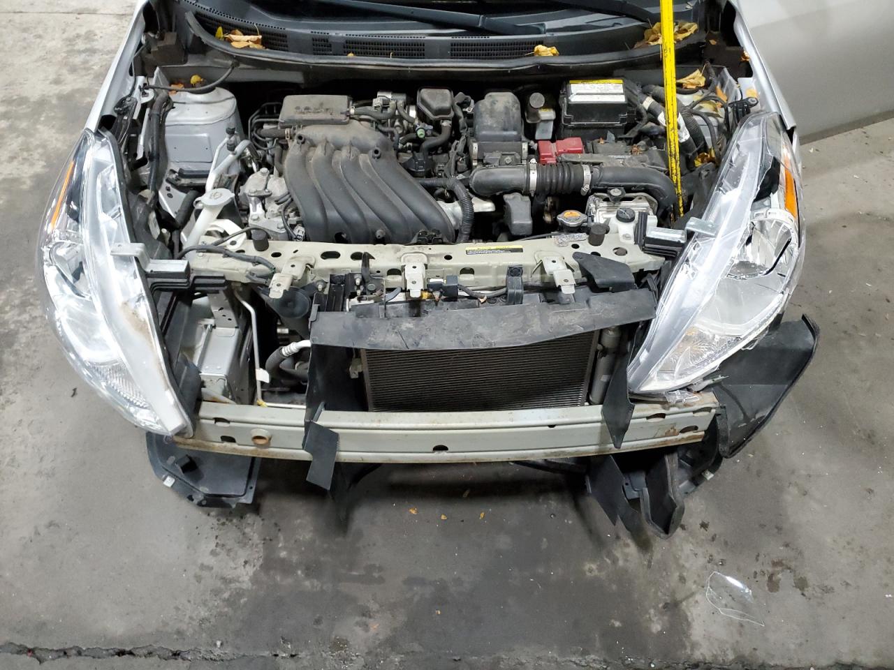 2015 Nissan Versa S Серебряный vin: 3N1CN7AP2FL844588