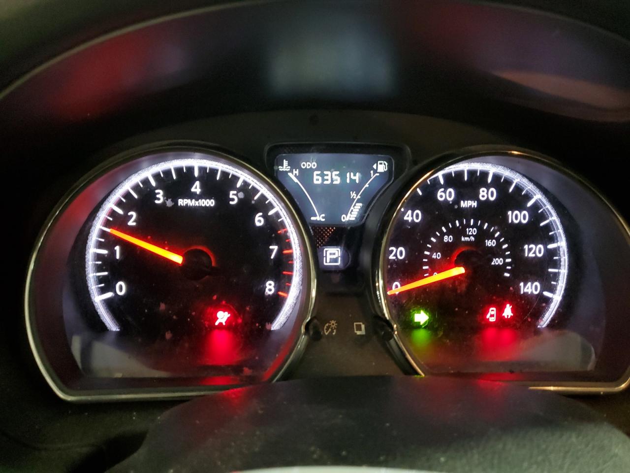 2015 Nissan Versa S Серебряный vin: 3N1CN7AP2FL844588