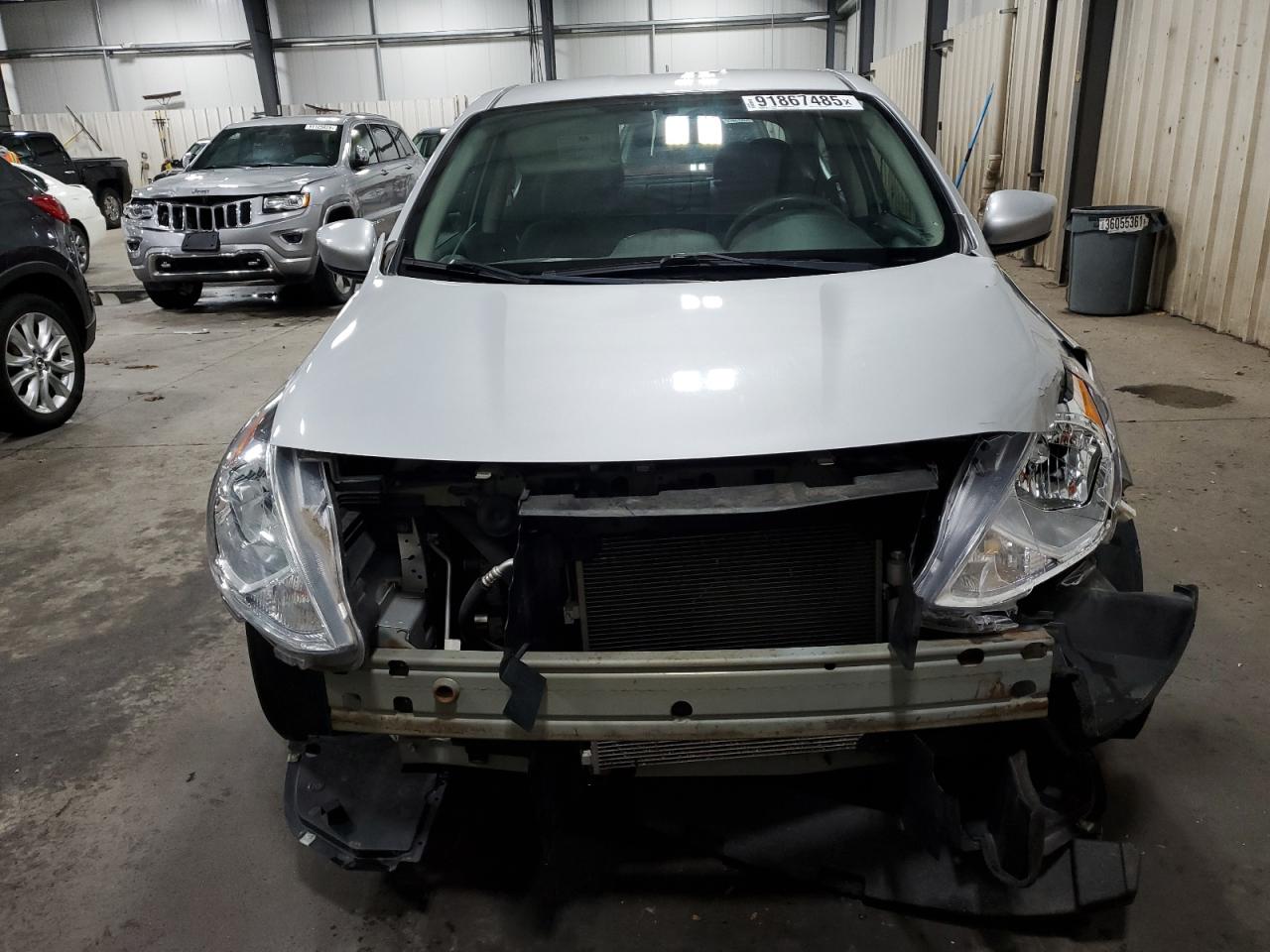 2015 Nissan Versa S Серебряный vin: 3N1CN7AP2FL844588