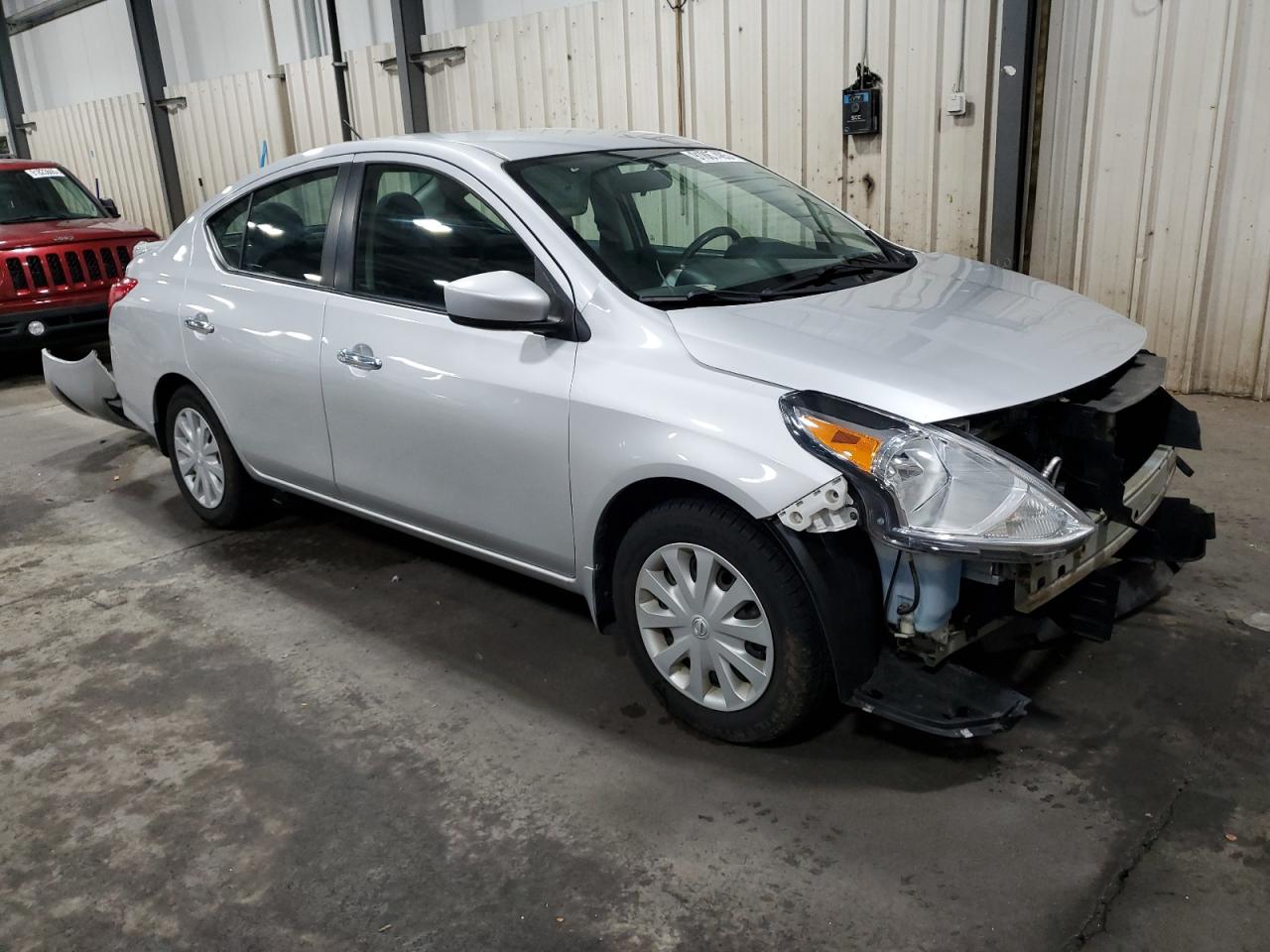 2015 Nissan Versa S Серебряный vin: 3N1CN7AP2FL844588