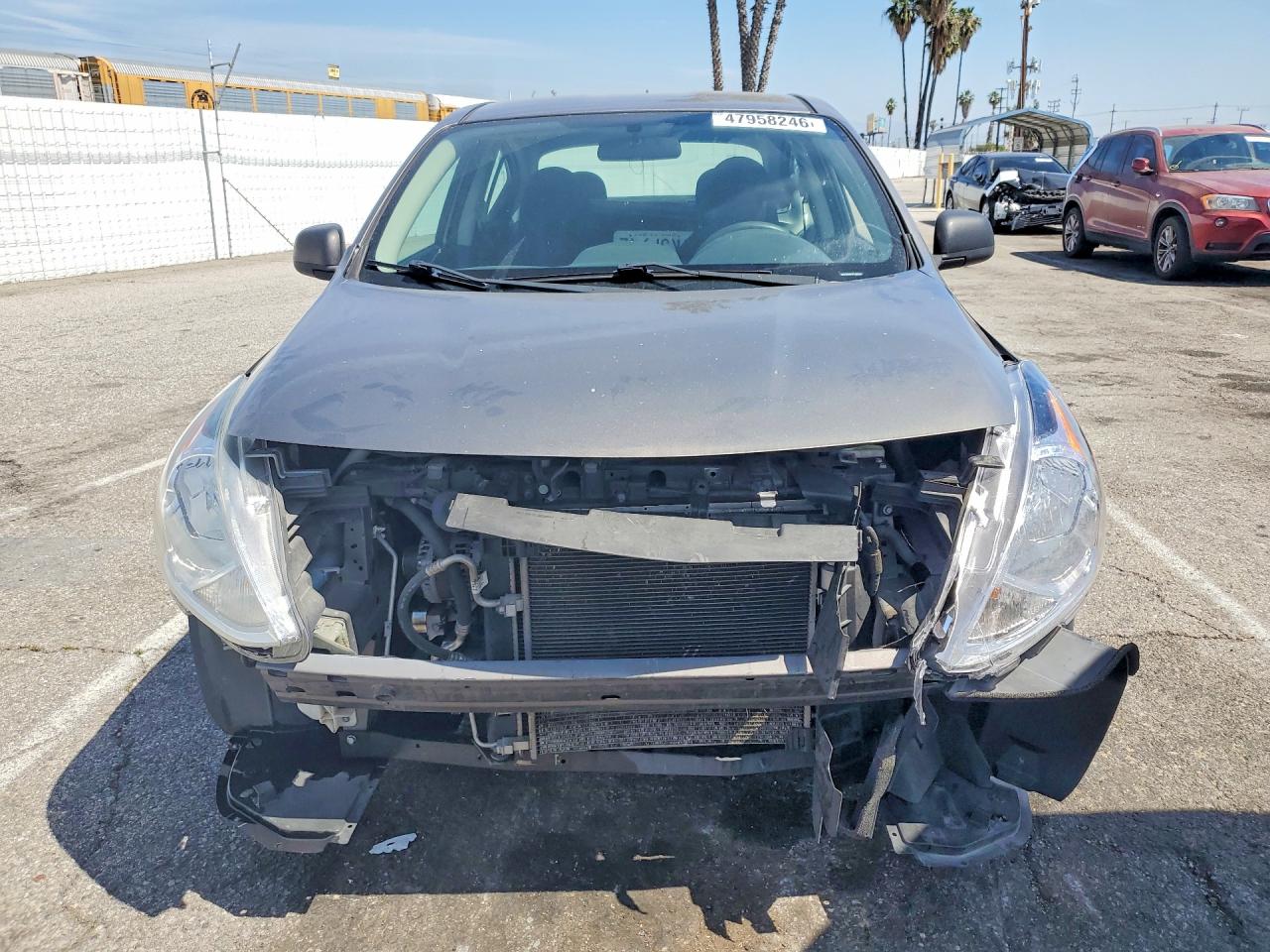 2015 Nissan Versa 1.6 S Plus Серый vin: 3N1CN7AP2FL882564