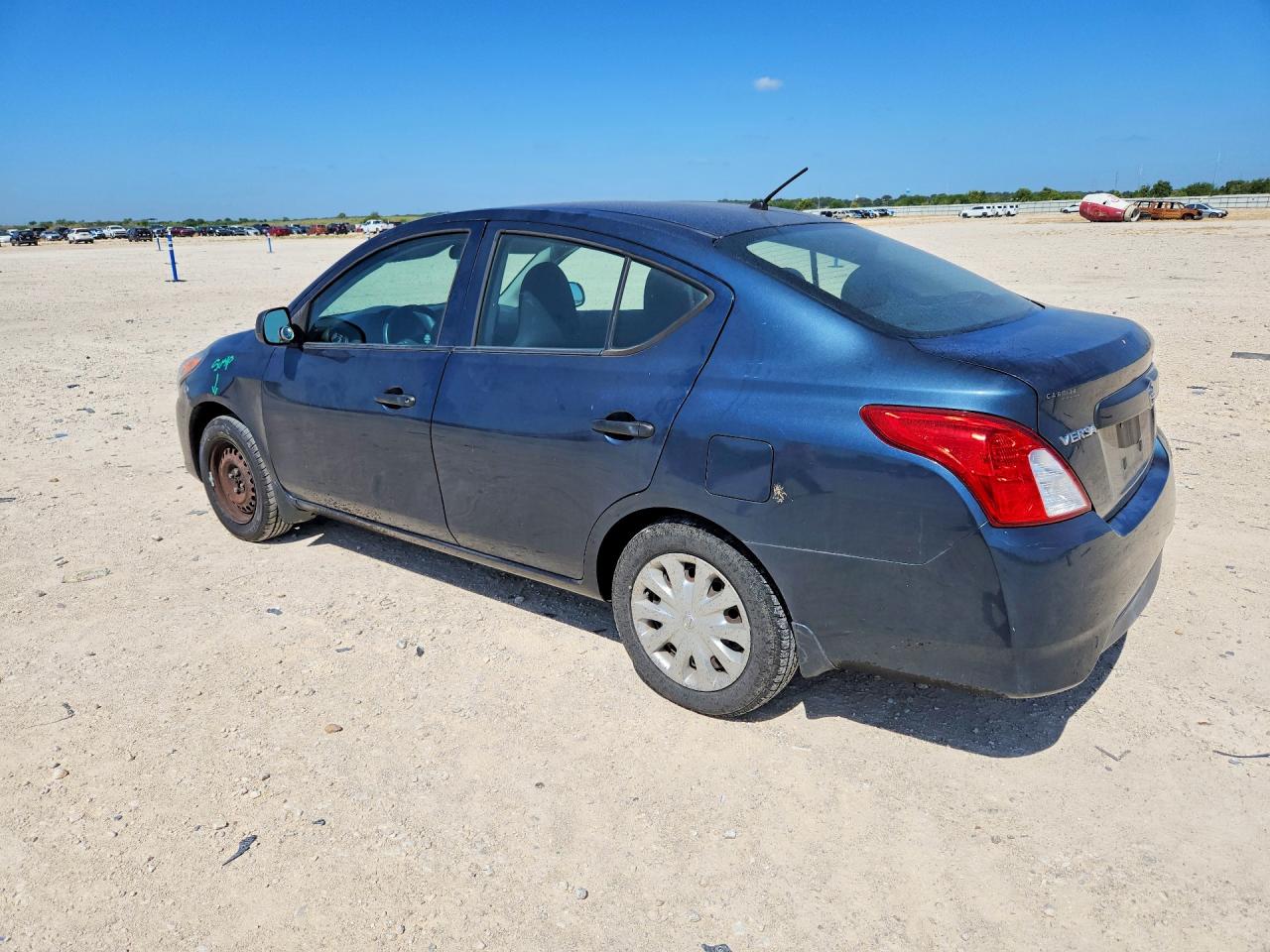 2015 Nissan Versa 1.6 S Синий vin: 3N1CN7AP2FL888171