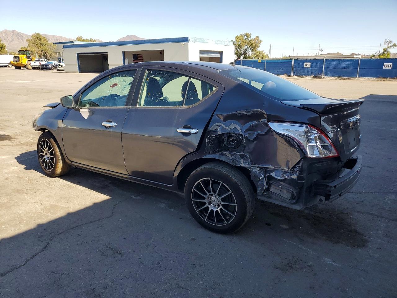 2015 Nissan Versa 1.6 Sv Gray vin: 3N1CN7AP2FL911111