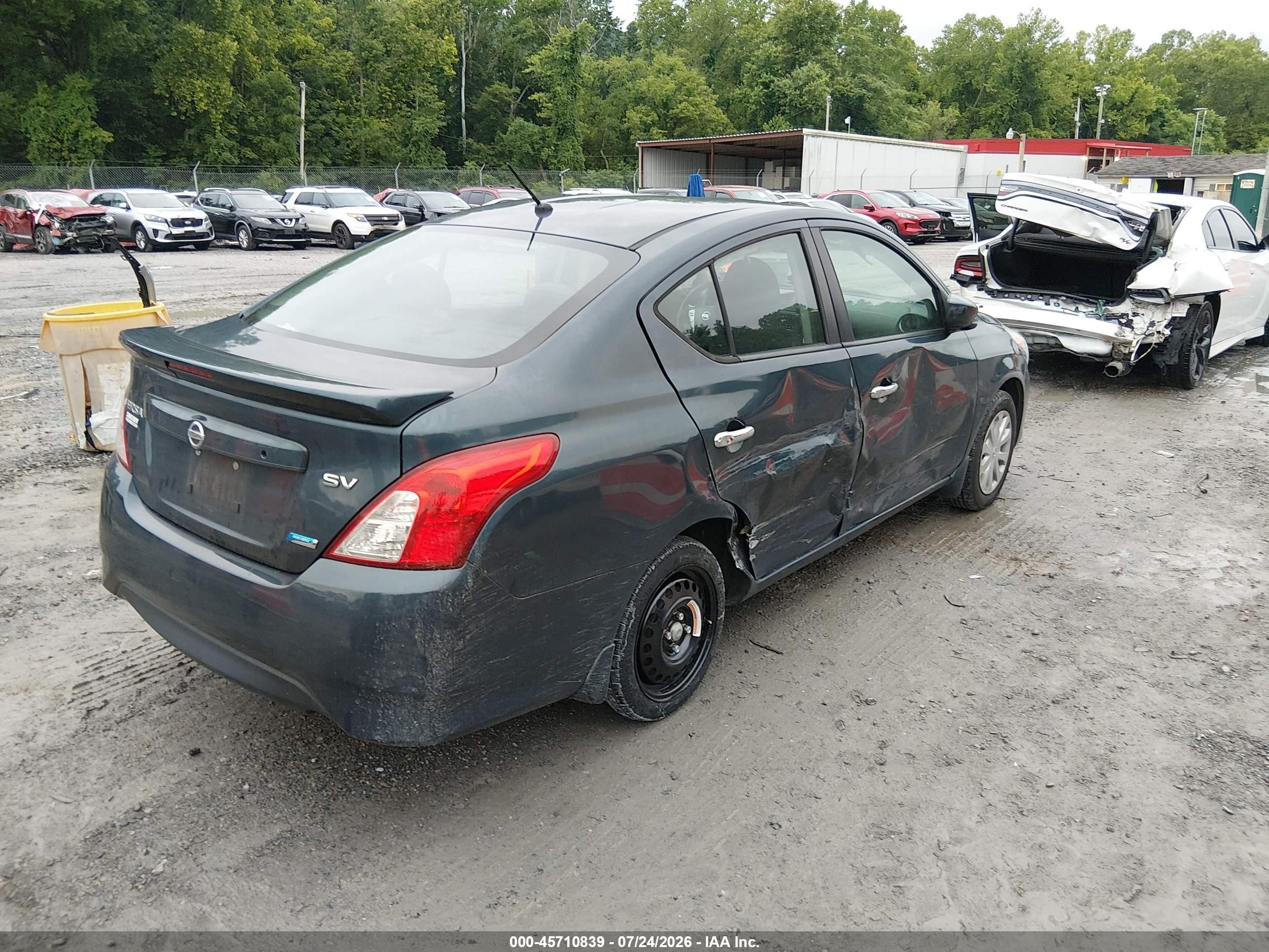 2015 Nissan Versa 1.6 Sv Синий vin: 3N1CN7AP2FL943542