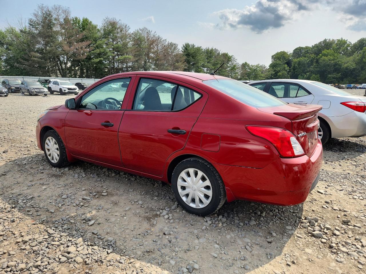 2015 Nissan Versa 1.6 S Plus Red vin: 3N1CN7AP2FL944822