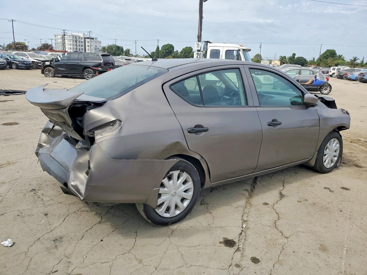 2016 Nissan Versa 1.6 S Plus Серый vin: 3N1CN7AP2GL825945