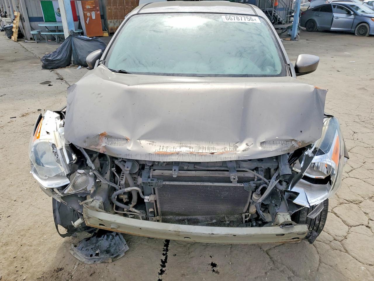 2016 Nissan Versa 1.6 S Plus Серый vin: 3N1CN7AP2GL825945