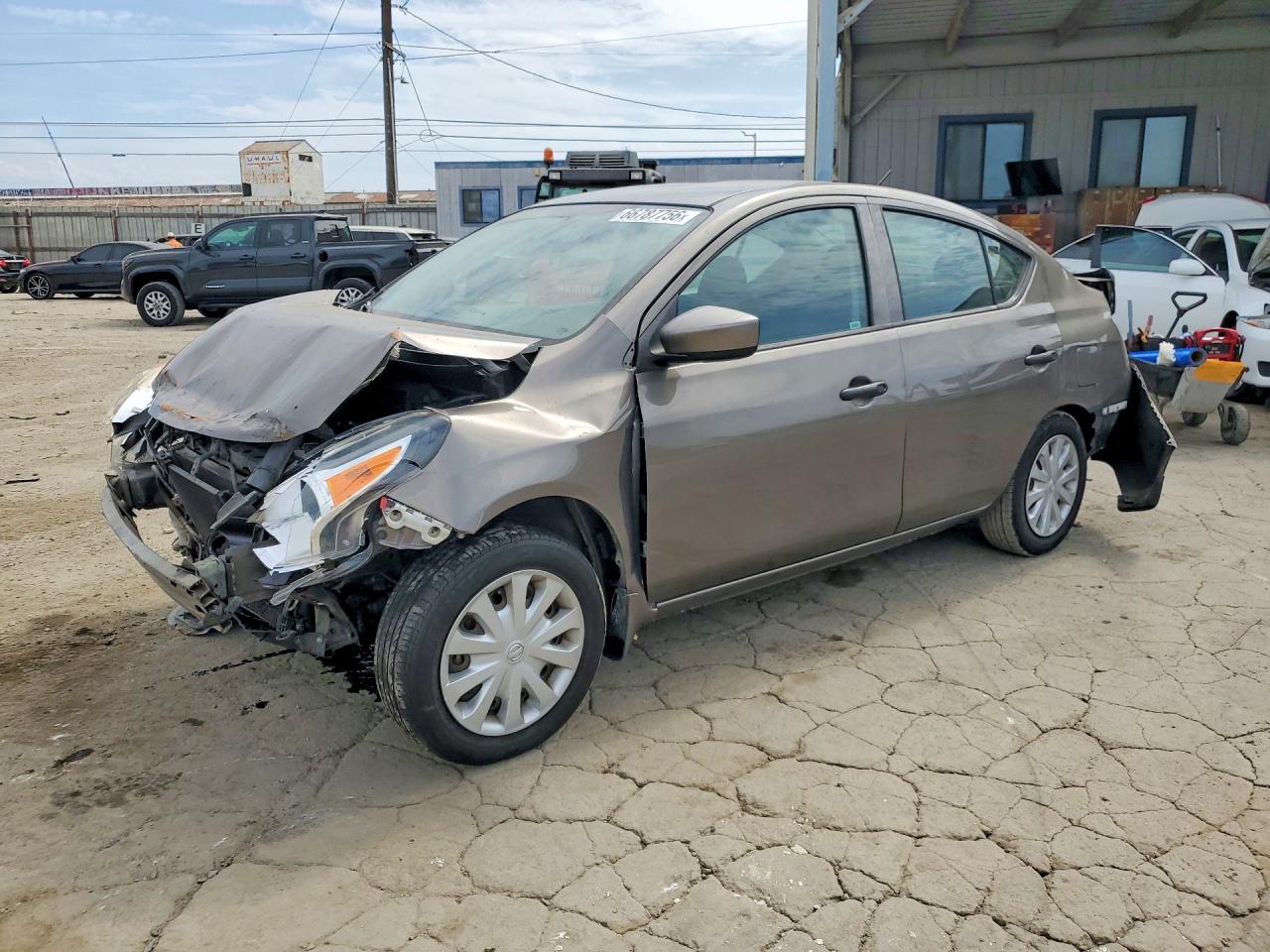 2016 Nissan Versa 1.6 S Plus Серый vin: 3N1CN7AP2GL825945