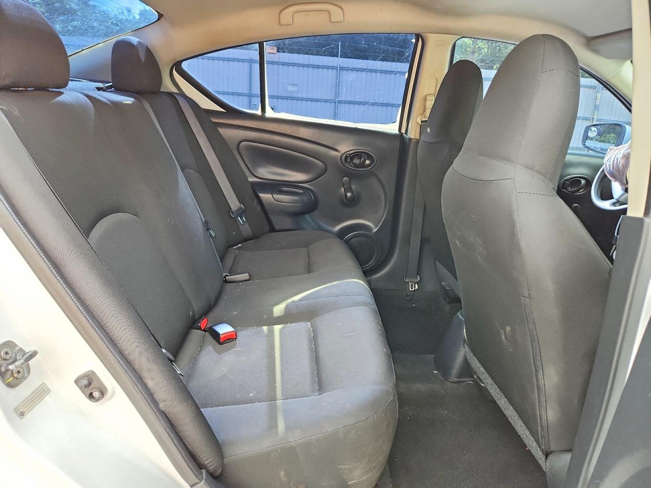 2016 Nissan Versa 1.6 S White vin: 3N1CN7AP2GL864258