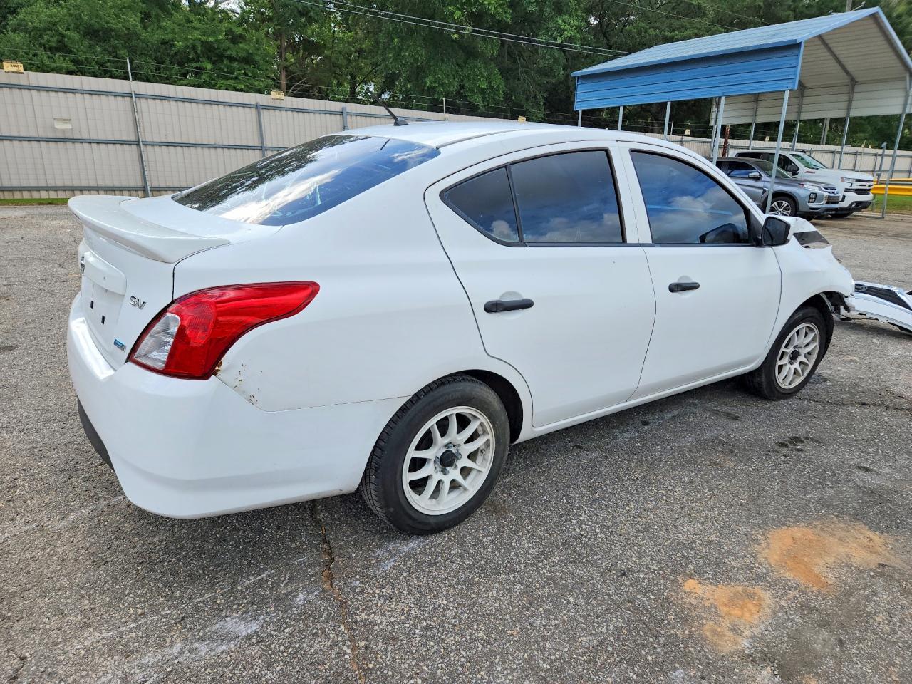 2016 Nissan Versa 1.6 S White vin: 3N1CN7AP2GL864258