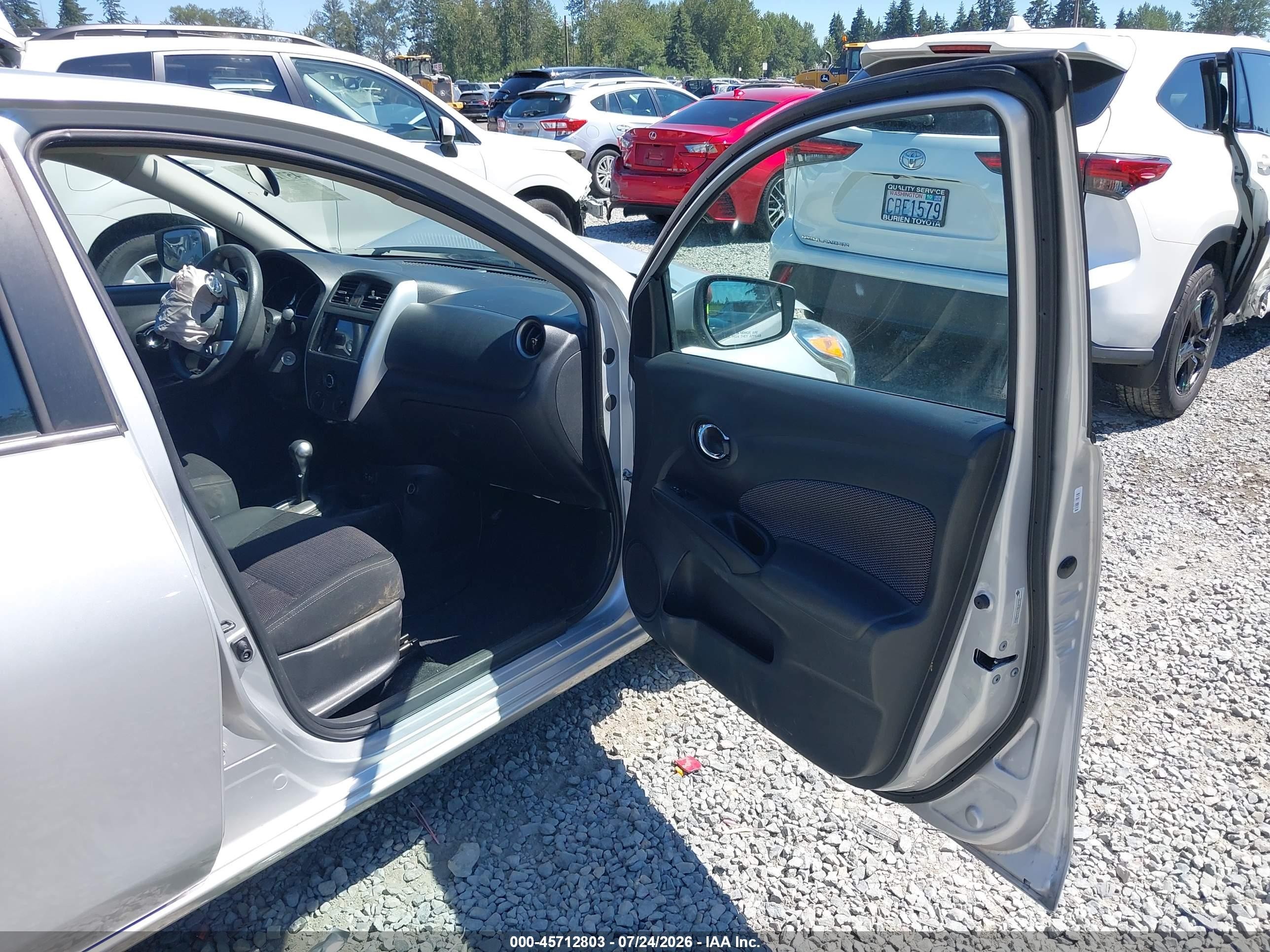 2018 Nissan Versa 1.6 Sv Silver vin: 3N1CN7AP2JK433612