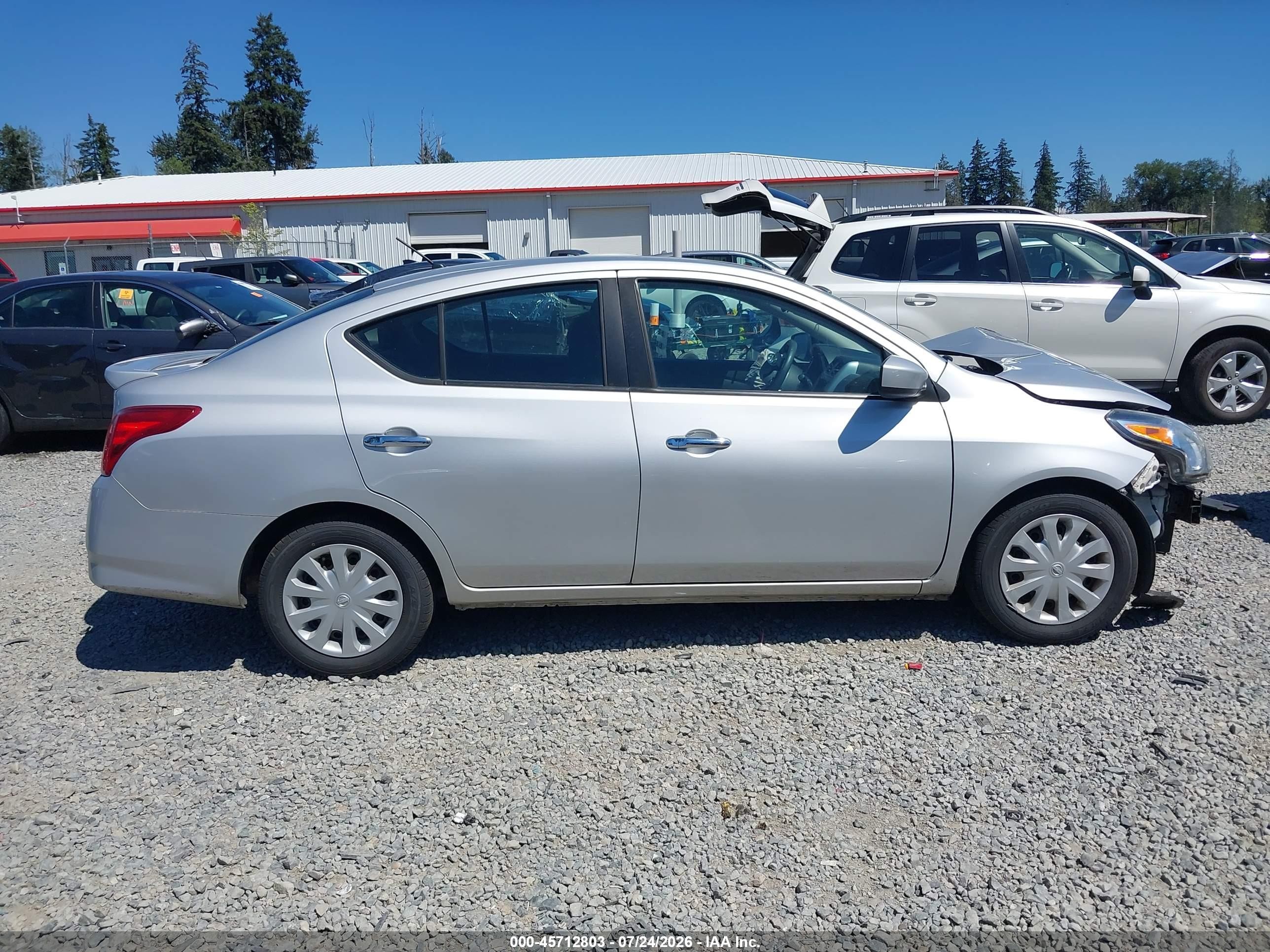 2018 Nissan Versa 1.6 Sv Silver vin: 3N1CN7AP2JK433612