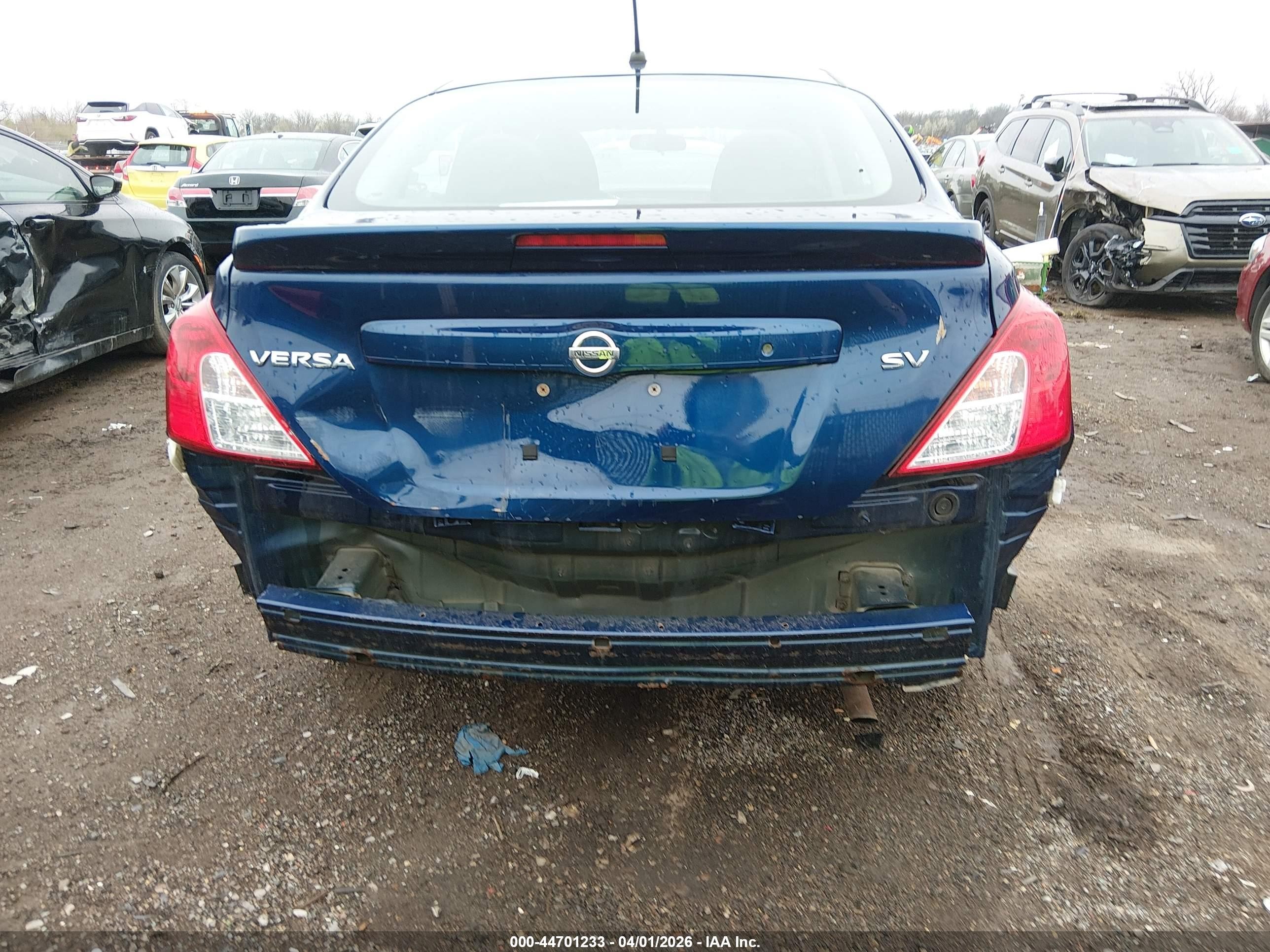 2018 Nissan Versa 1.6 Sv Blue vin: 3N1CN7AP2JL800762
