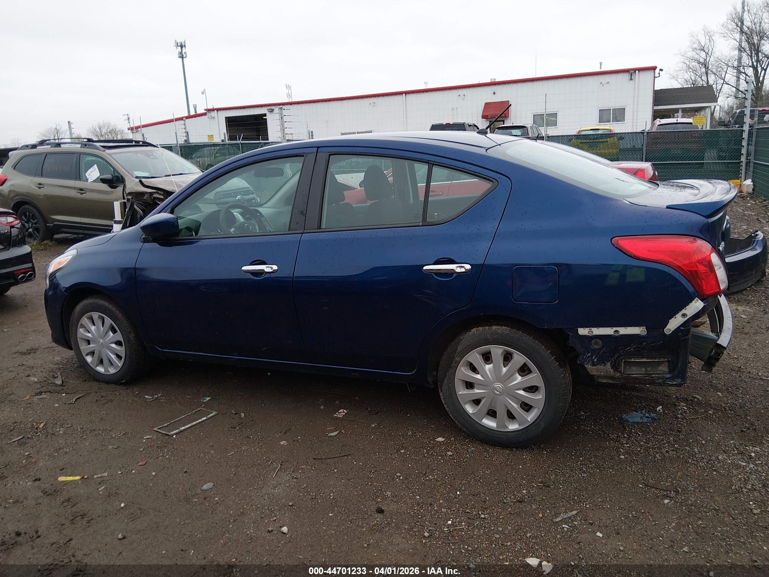 2018 Nissan Versa 1.6 Sv Blue vin: 3N1CN7AP2JL800762