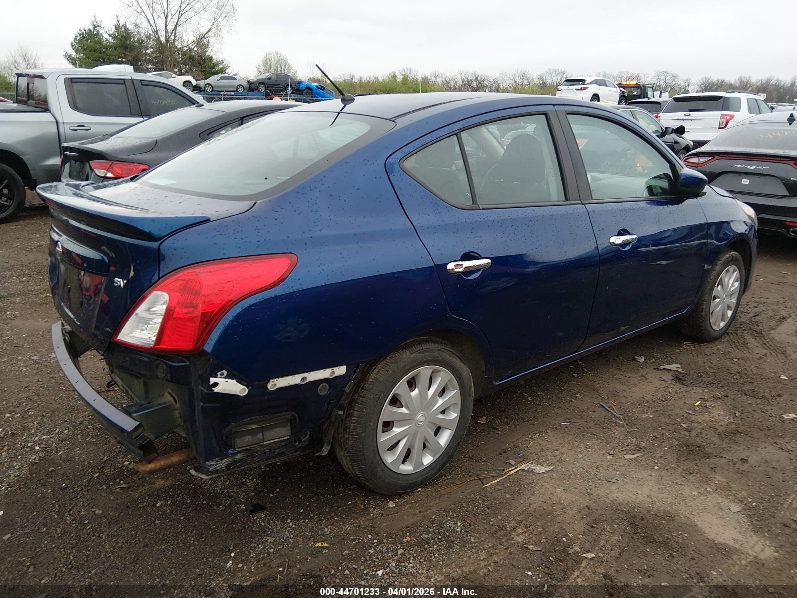 2018 Nissan Versa 1.6 Sv Blue vin: 3N1CN7AP2JL800762